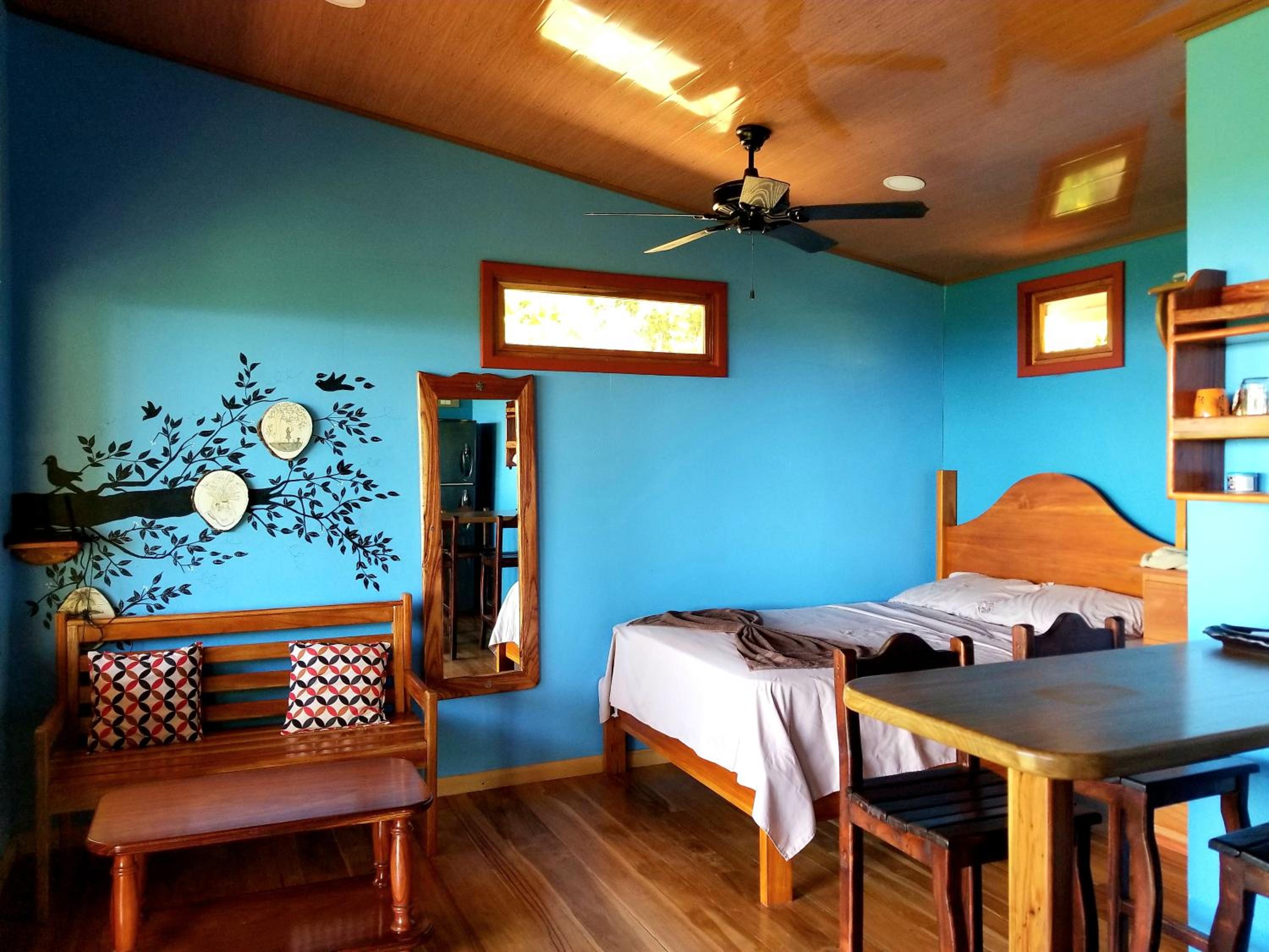Tranquil Jungle Home-Casa Amado