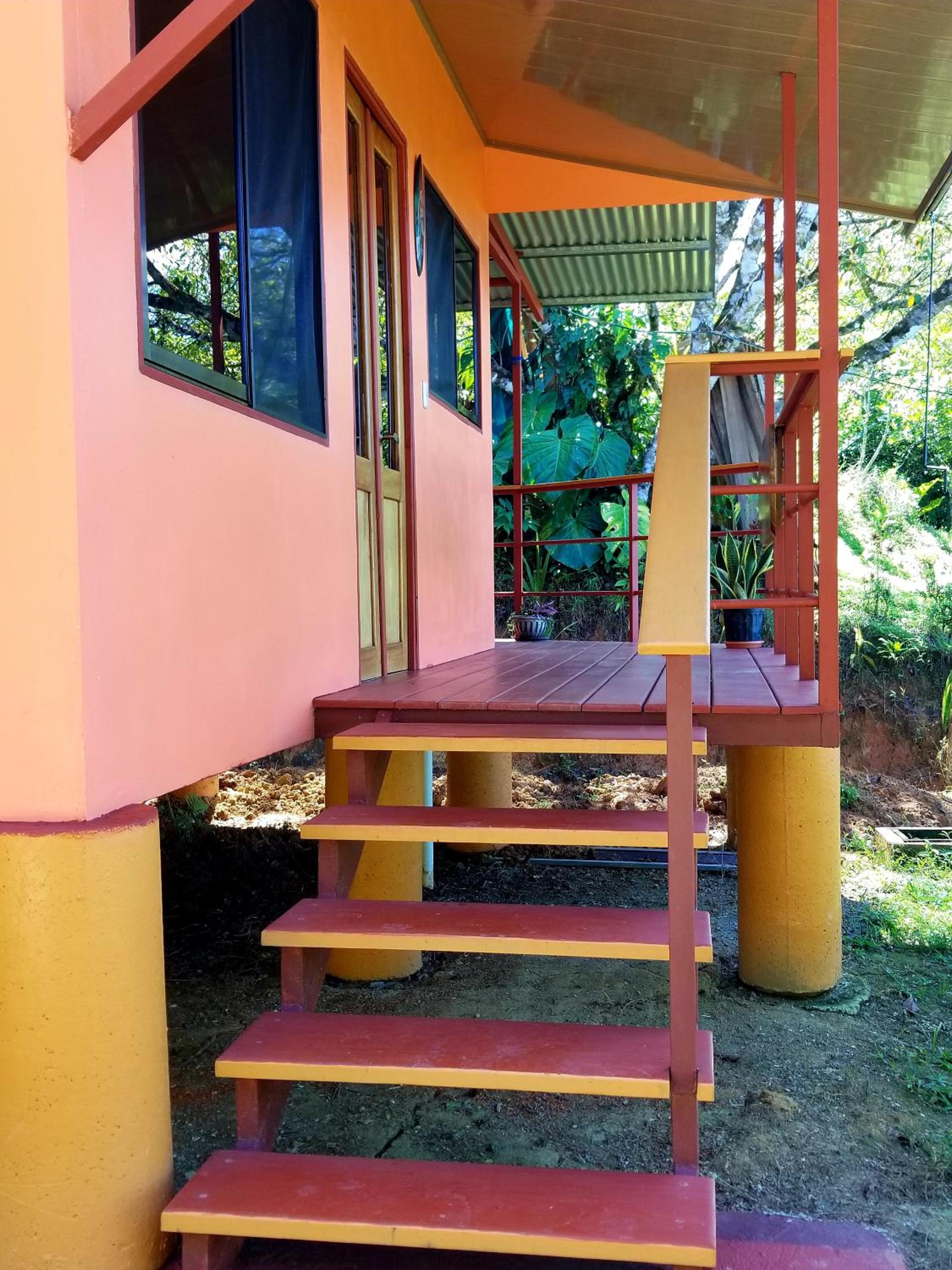 Tranquil Jungle Home-Casa Amado