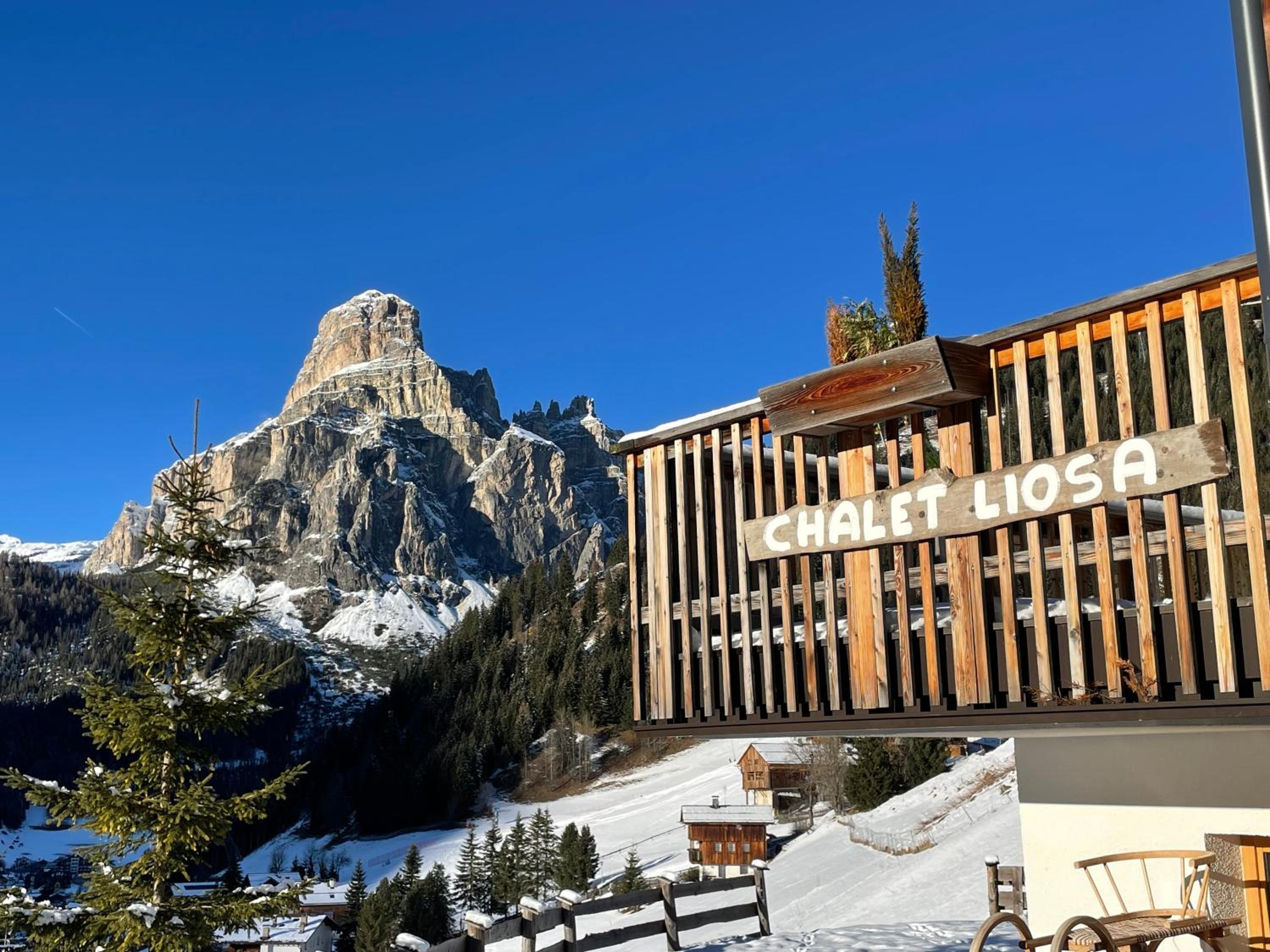 Luxury Chalet Liosa - Ski in Ski out - Amazing view view 3
