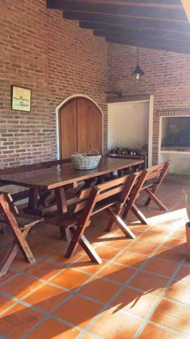 Quincho de huéspedes -parque , parrilla y pileta-