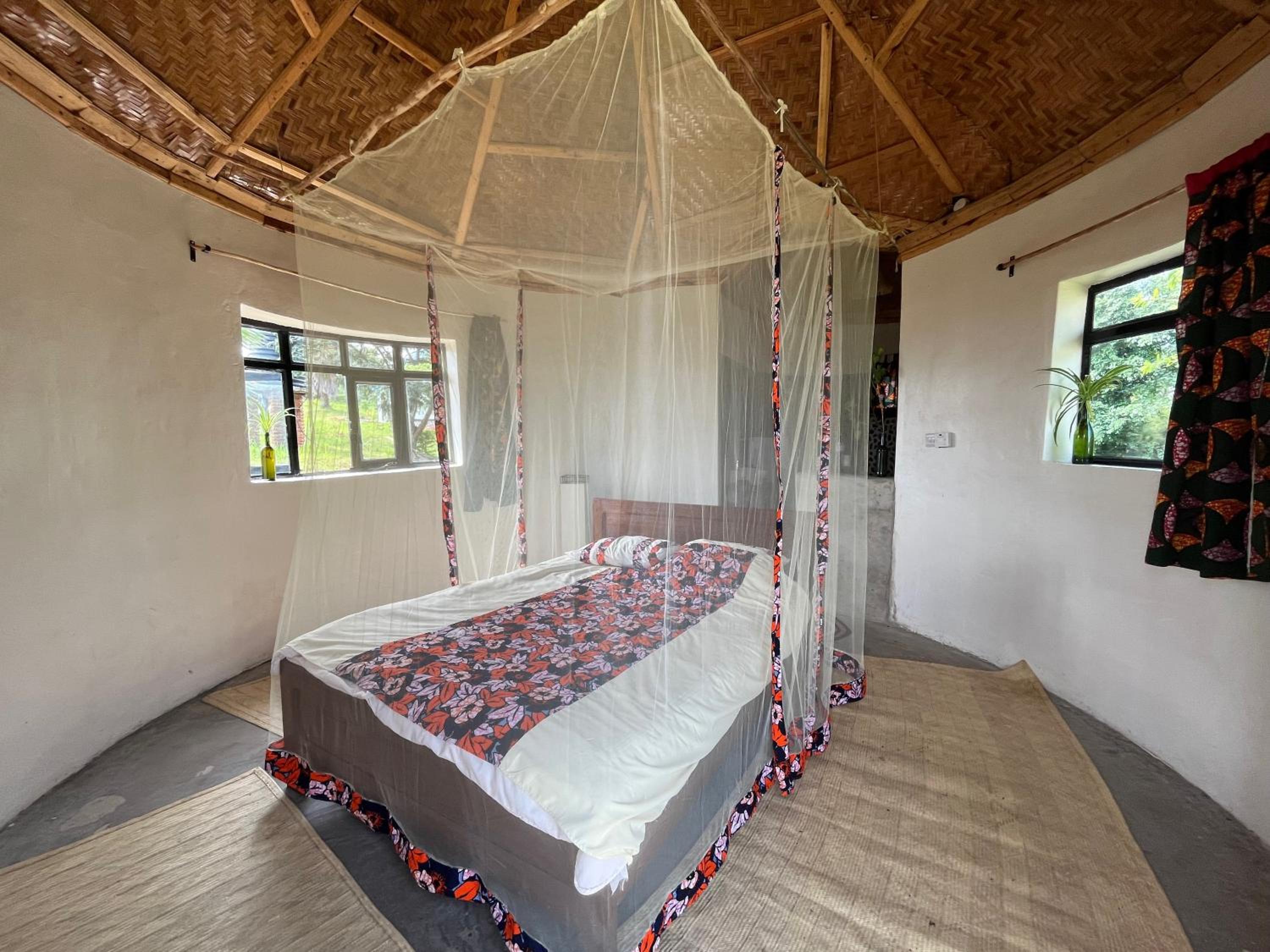 Queen Elizabeth Gorge Cottages