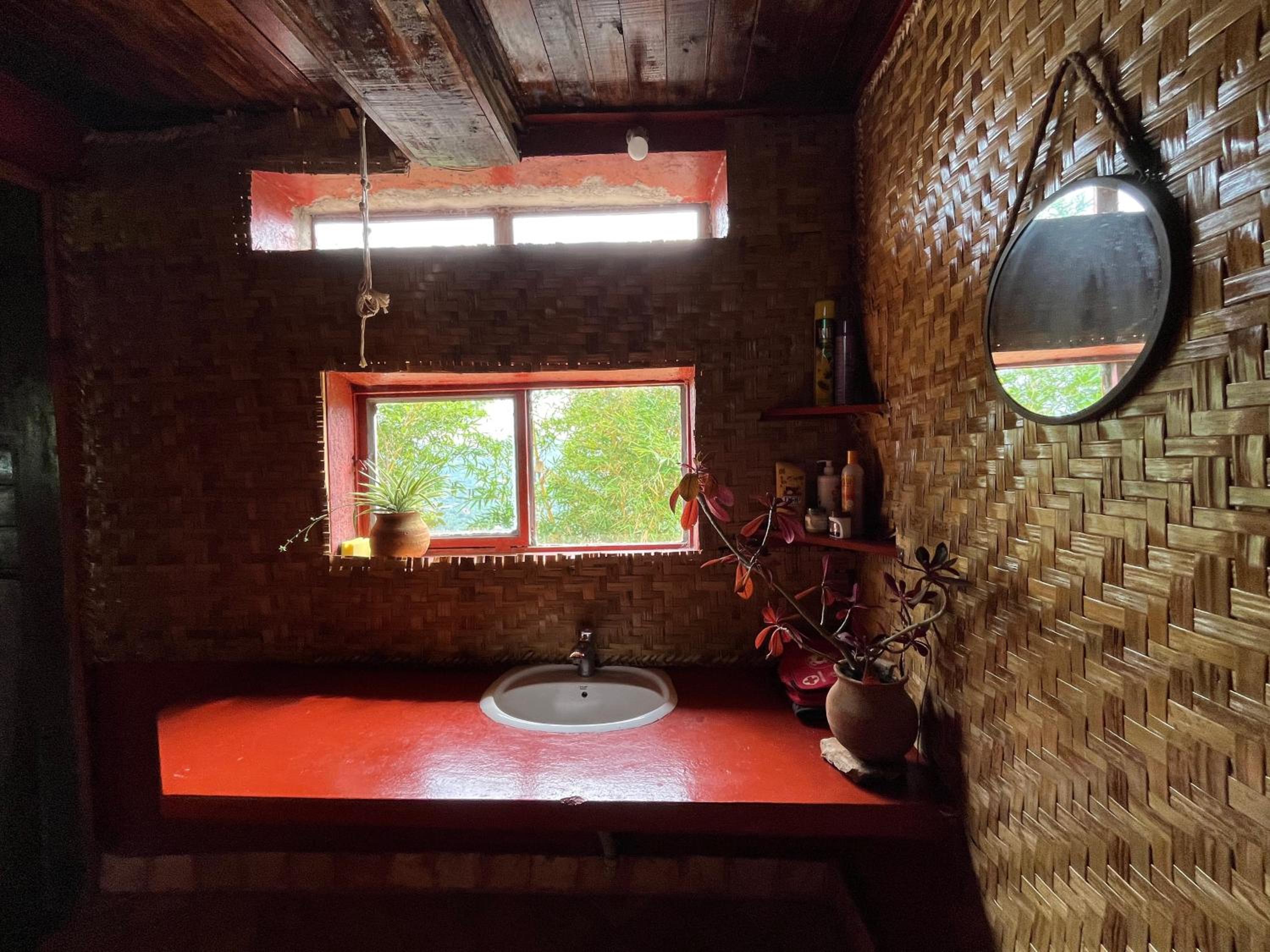 Queen Elizabeth Gorge Cottages