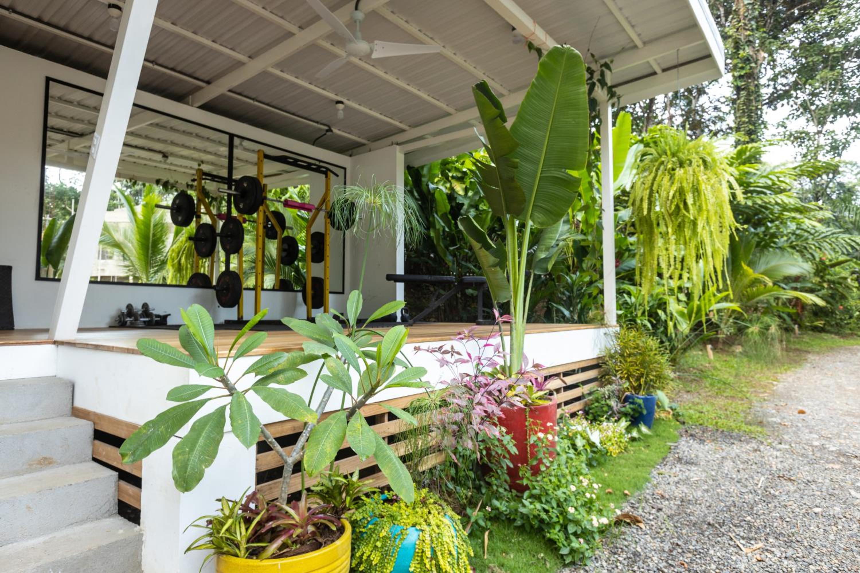 Casa Presidente (5 bed/5 bath/AC/infinity pool)