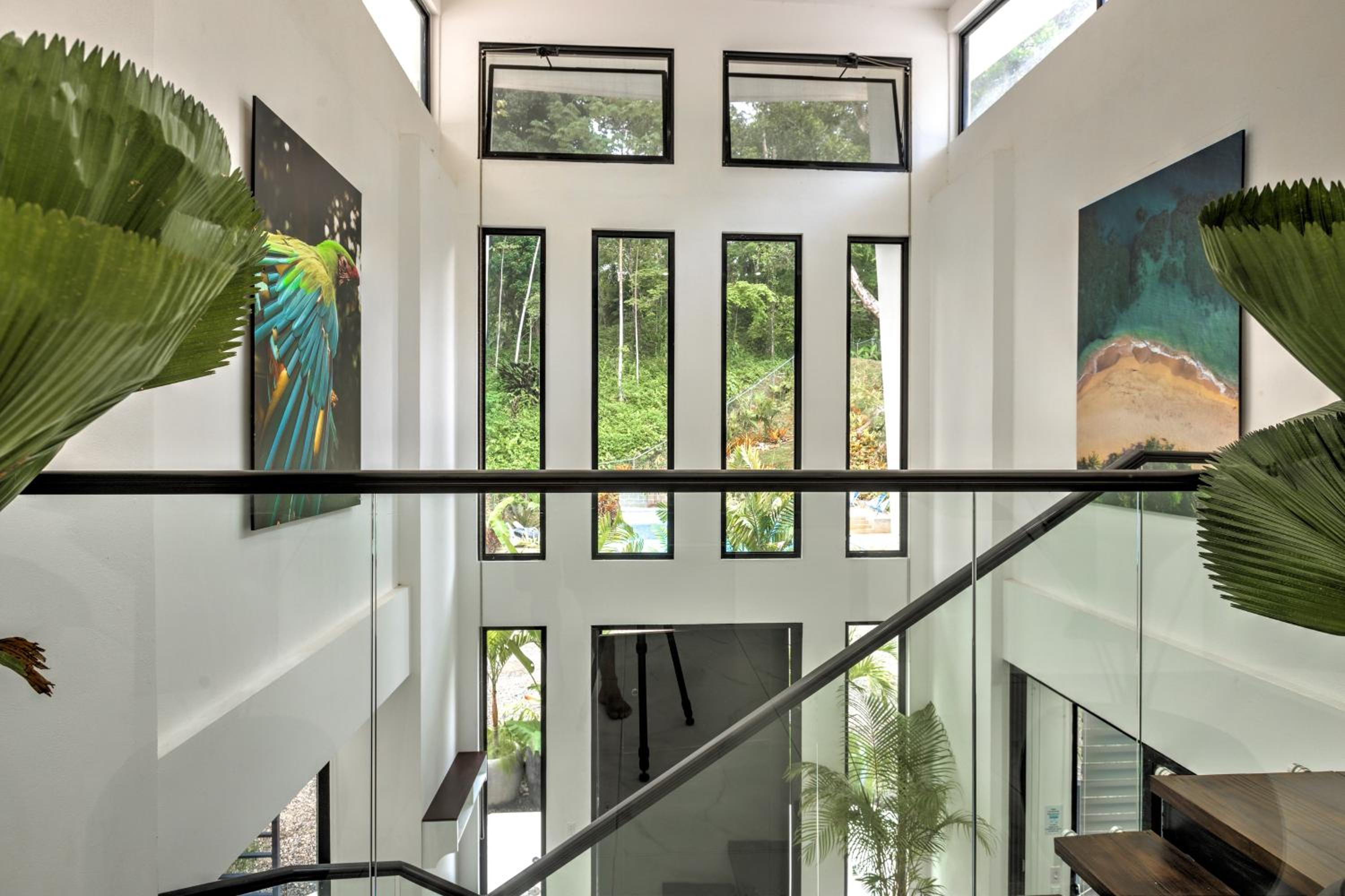 Casa Presidente (5 bed/5 bath/AC/infinity pool)