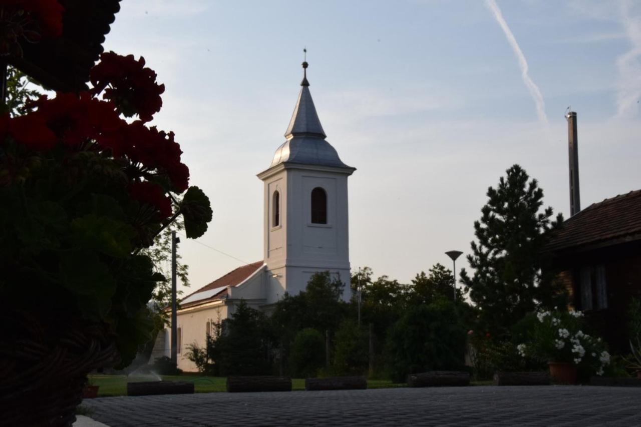 Photo 28