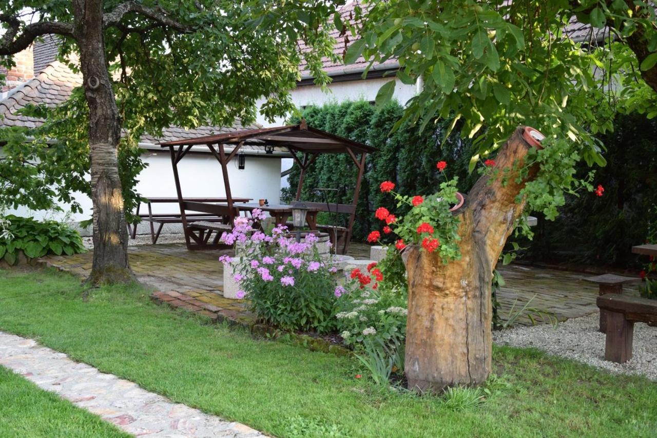 Photo 8