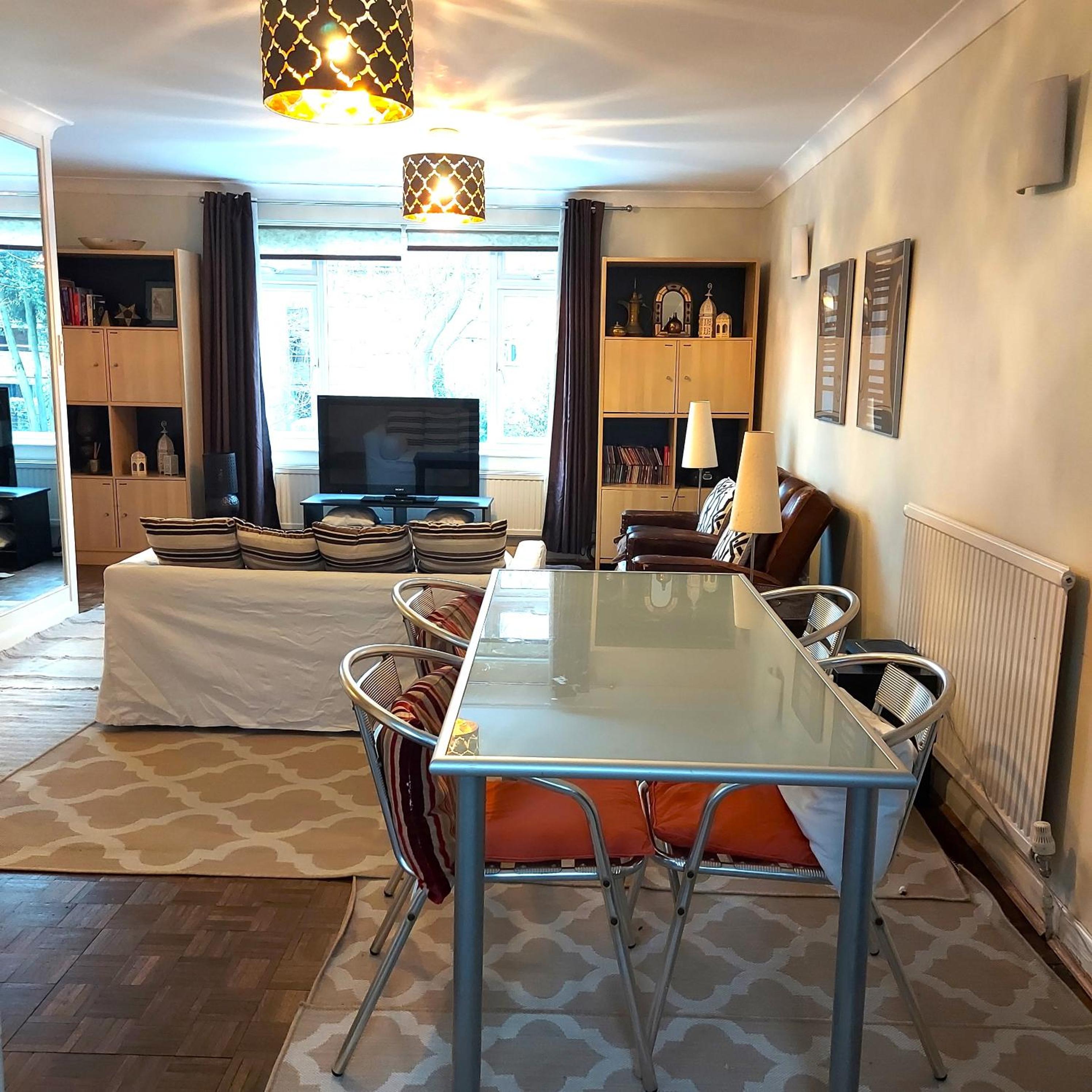Oriental, 2 Double Bedroom Flat, Royal Greenwich, SE London