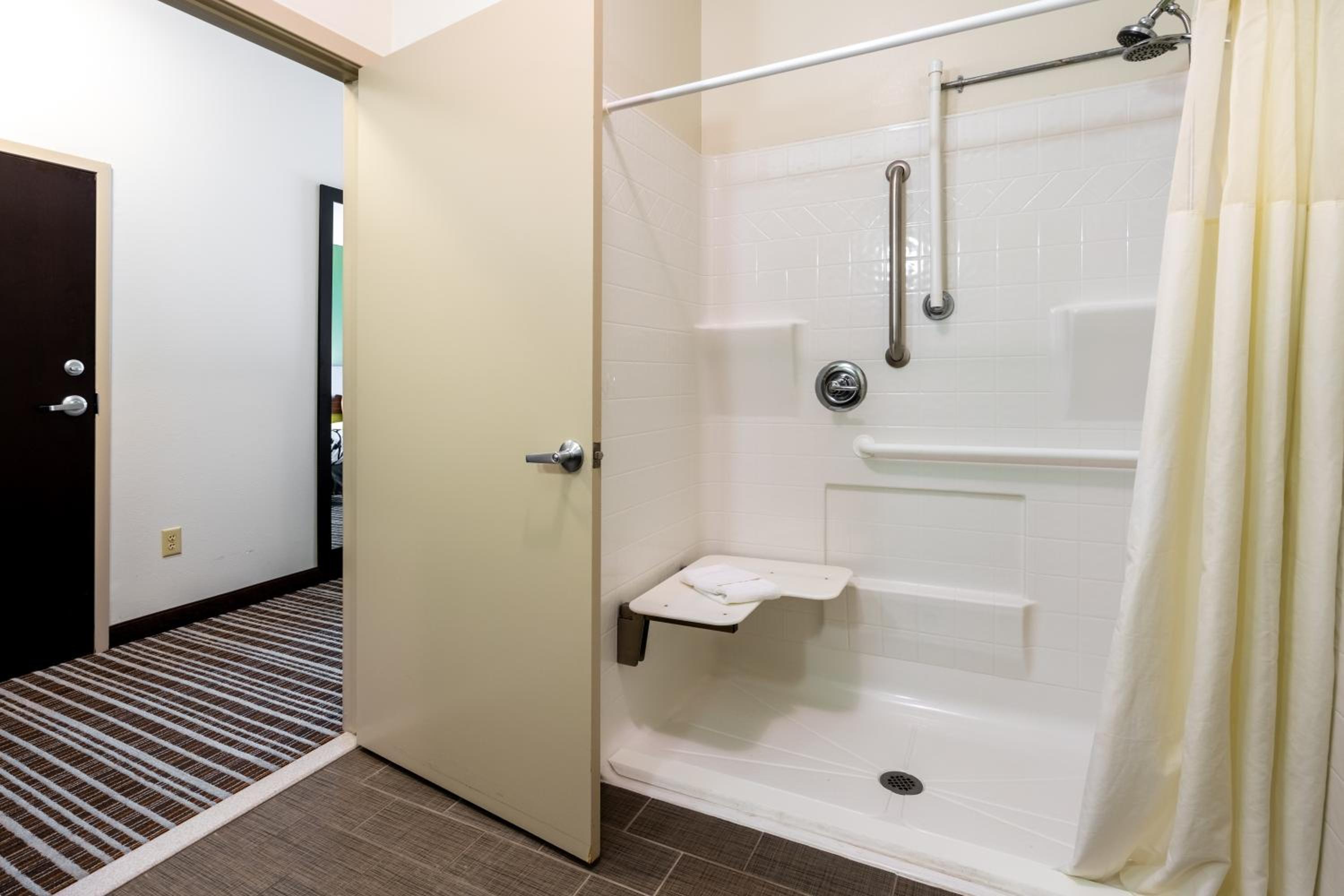Sleep Inn  Suites Harbour Pointe - Property Image 17