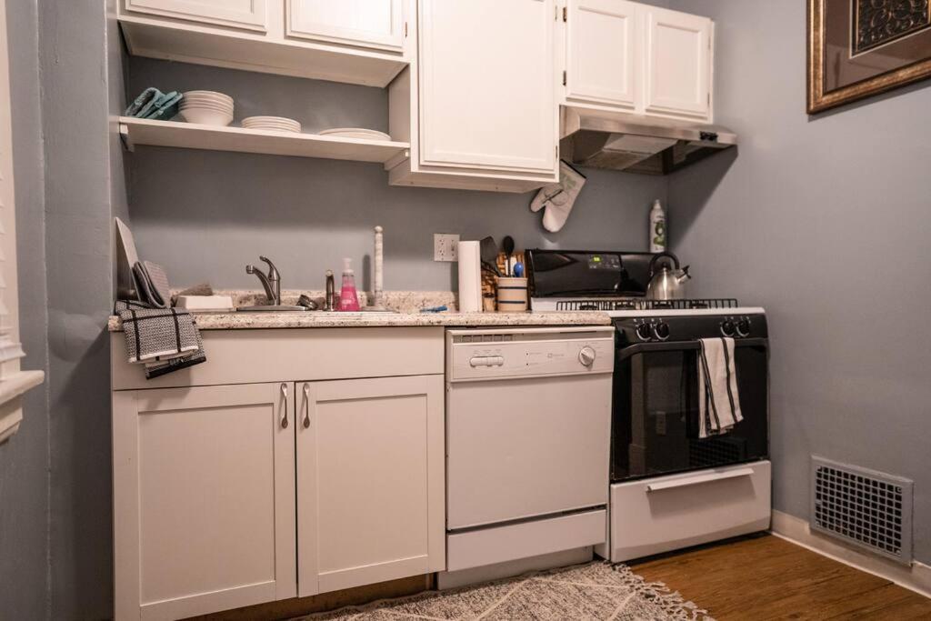 Townhouse - Private 2nd Floor unit with Patio view 3