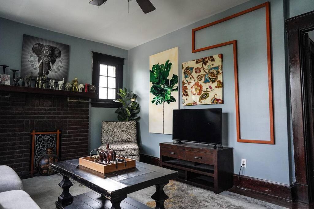 Townhouse - Private 2nd Floor unit with Patio view 5