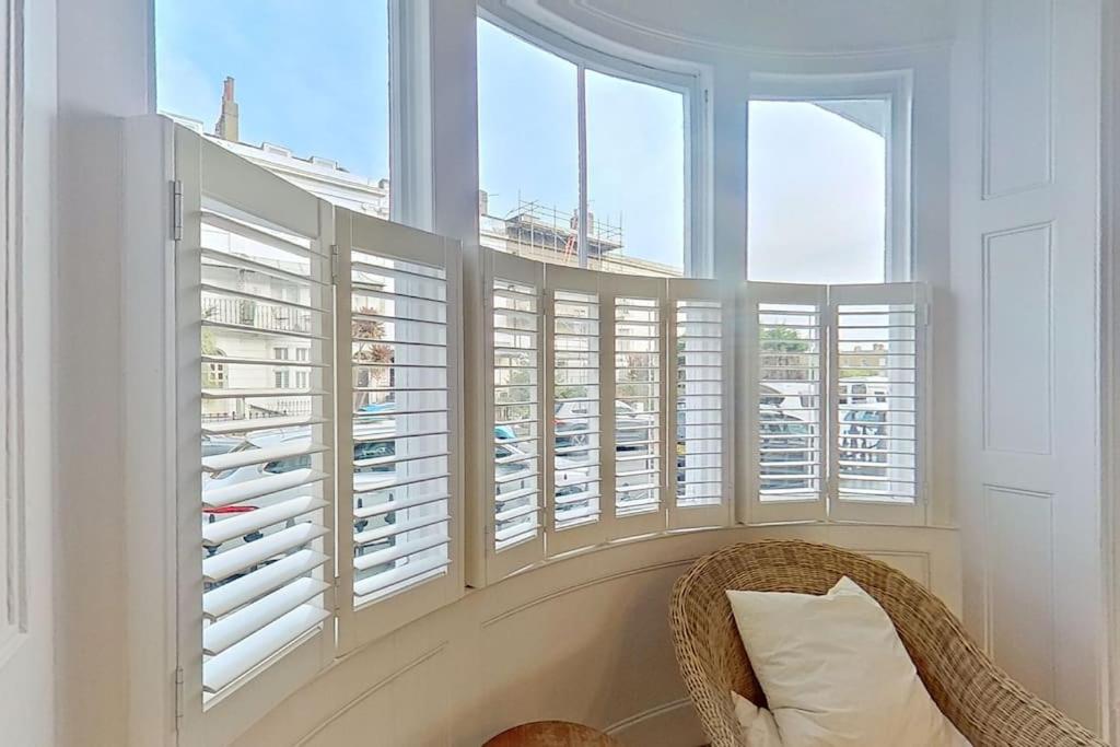 The White House by the sea - Ramsgate view 2