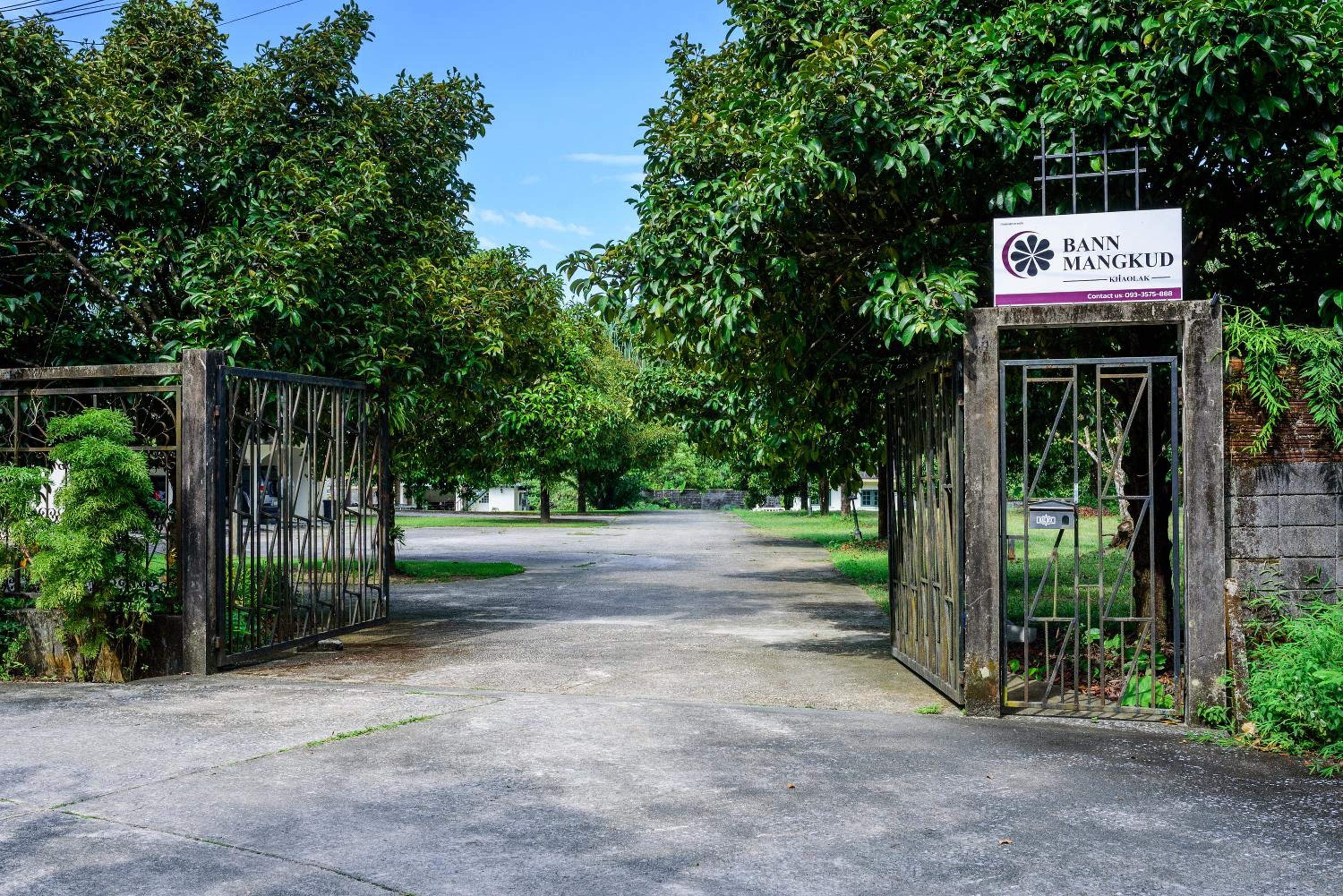Bann Mangkud Khaolak