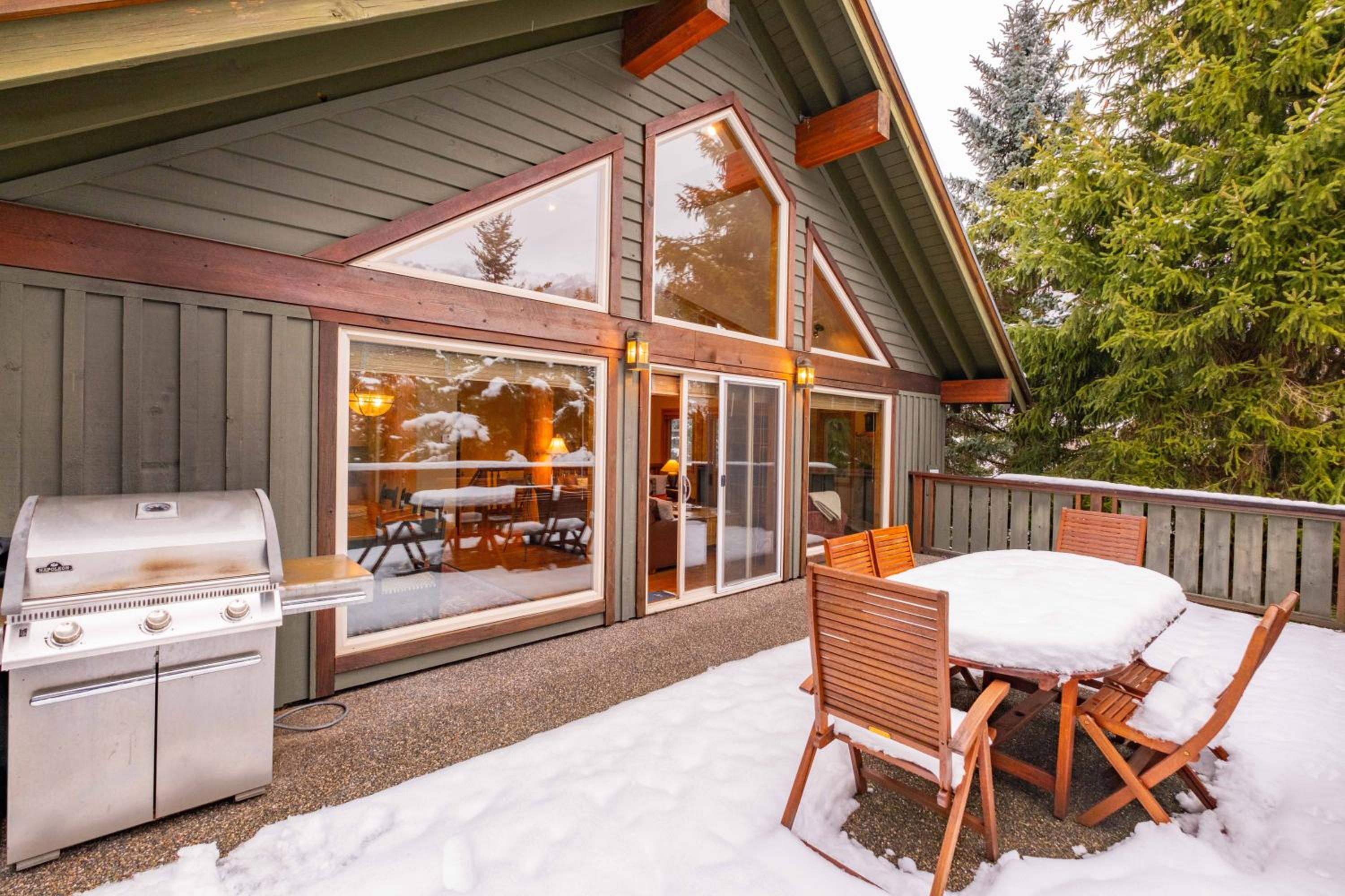 Spruce Grove Chalet by Outpost Whistler