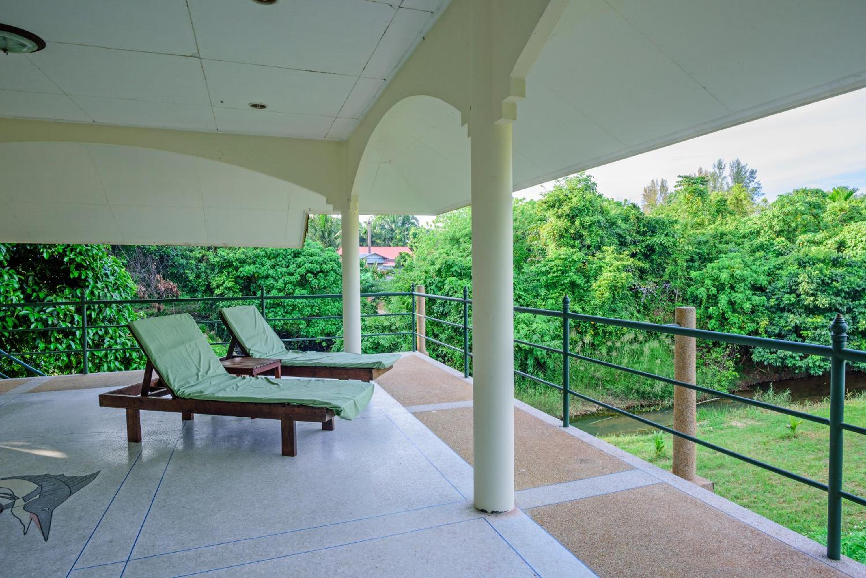 Bann Mangkud Khaolak