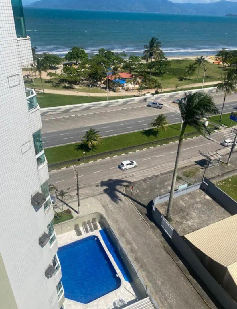 Apartamento de frente pra praia