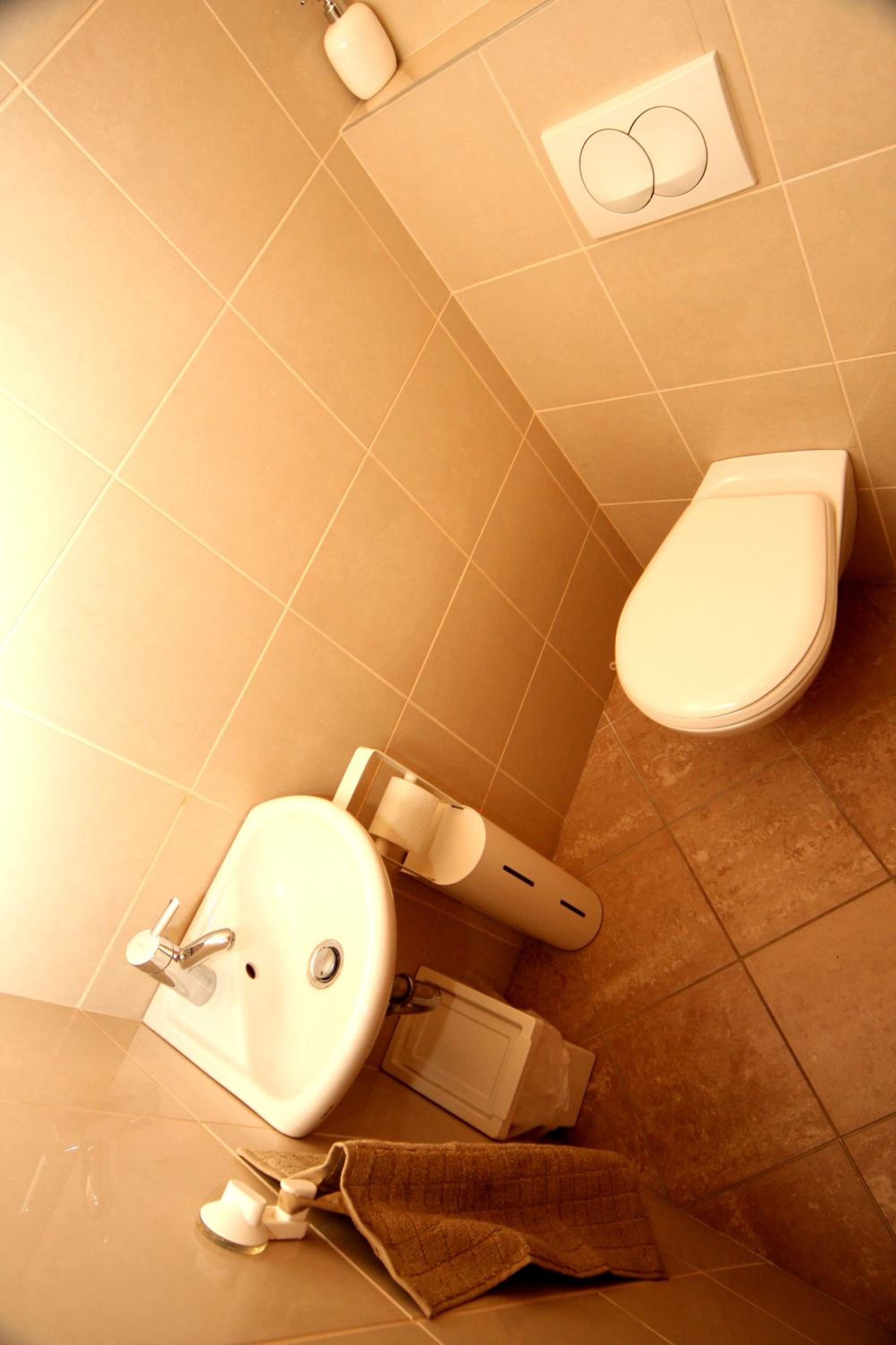 Gozsdu Apartment