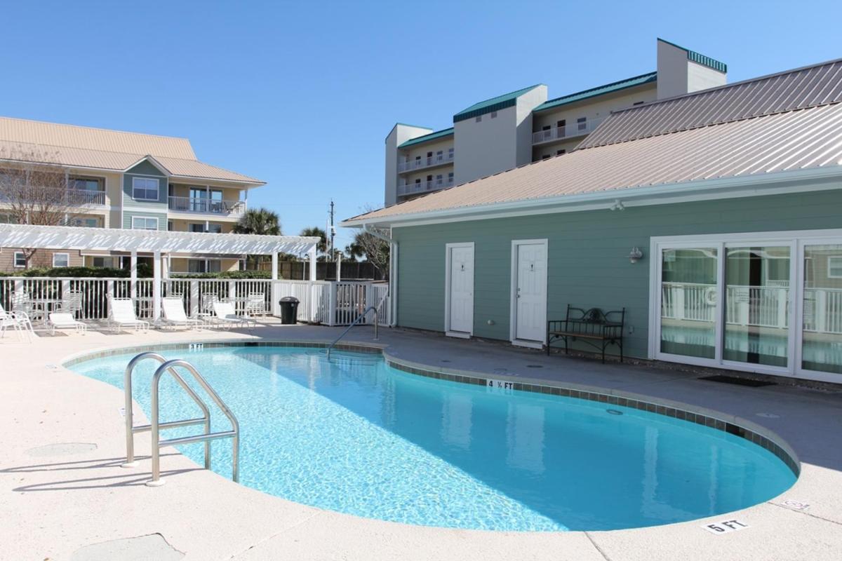 Remodeled 3 Bedroom Beach Condo - In the Heart of Destin! view 2