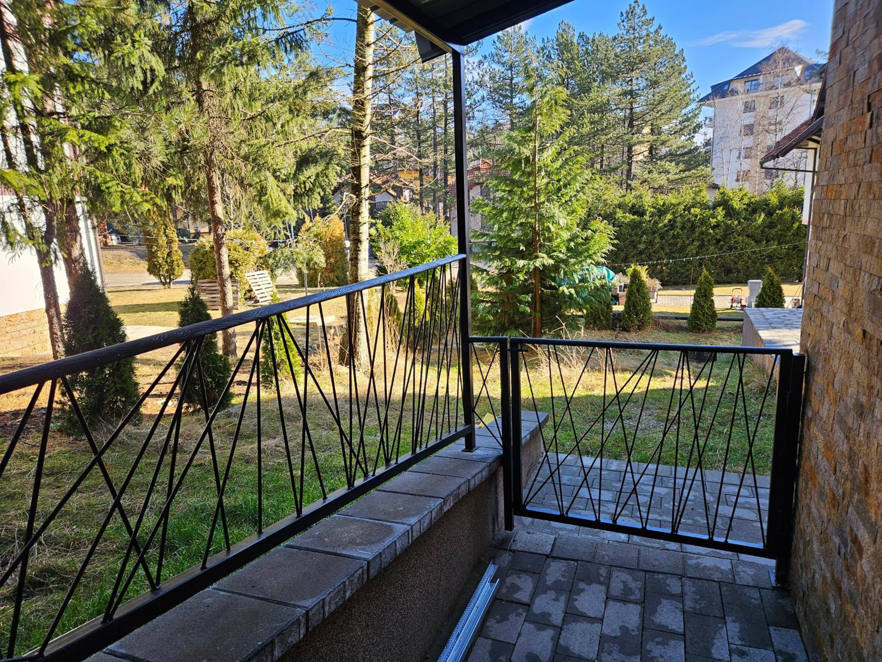 Photo 9