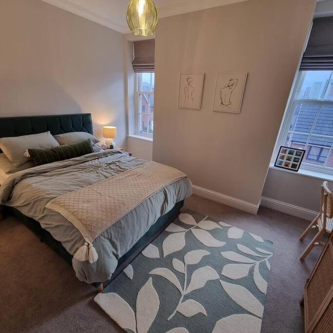 Apartment 20 min walk from Manchester City Centre view 2