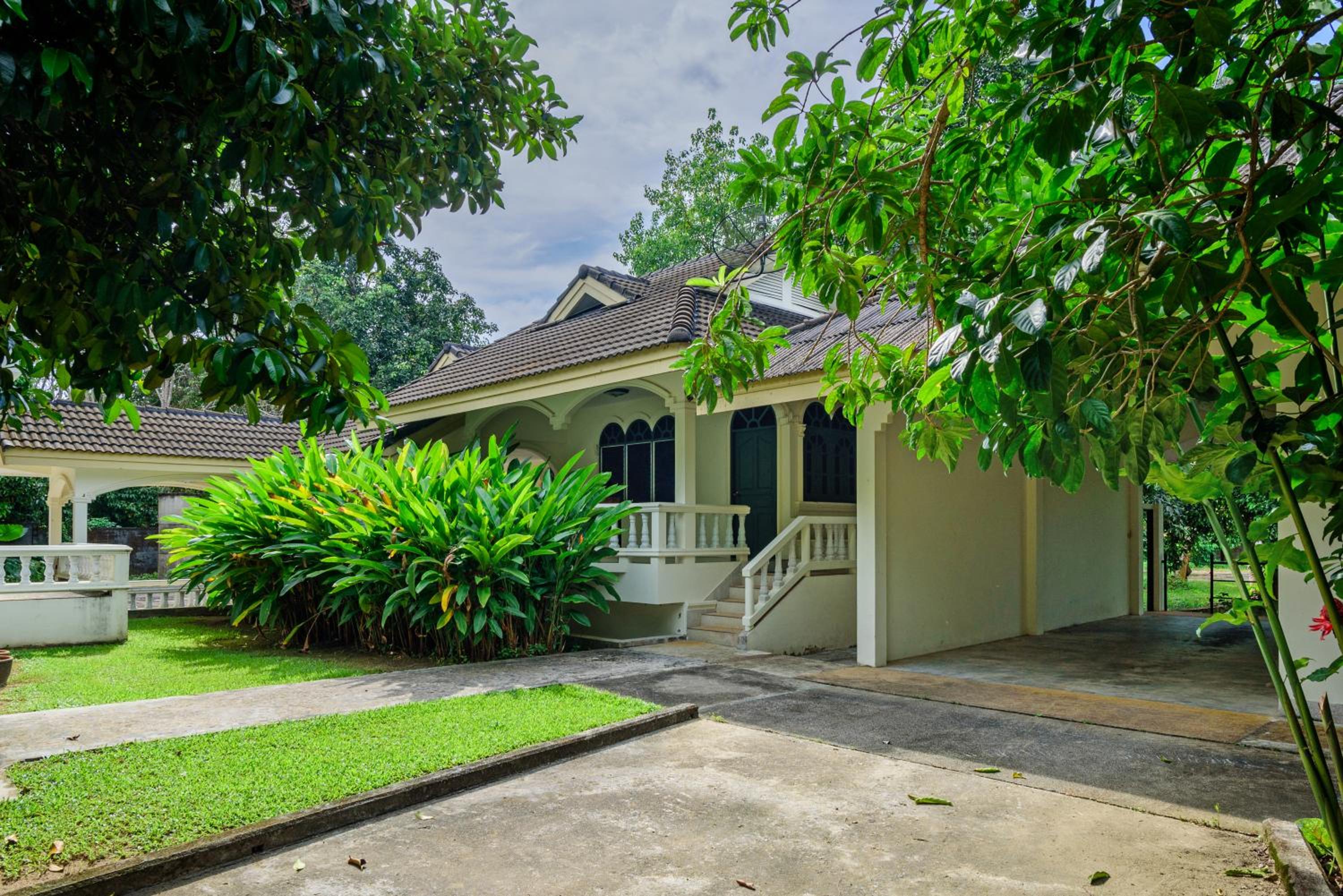 Bann Mangkud Khaolak