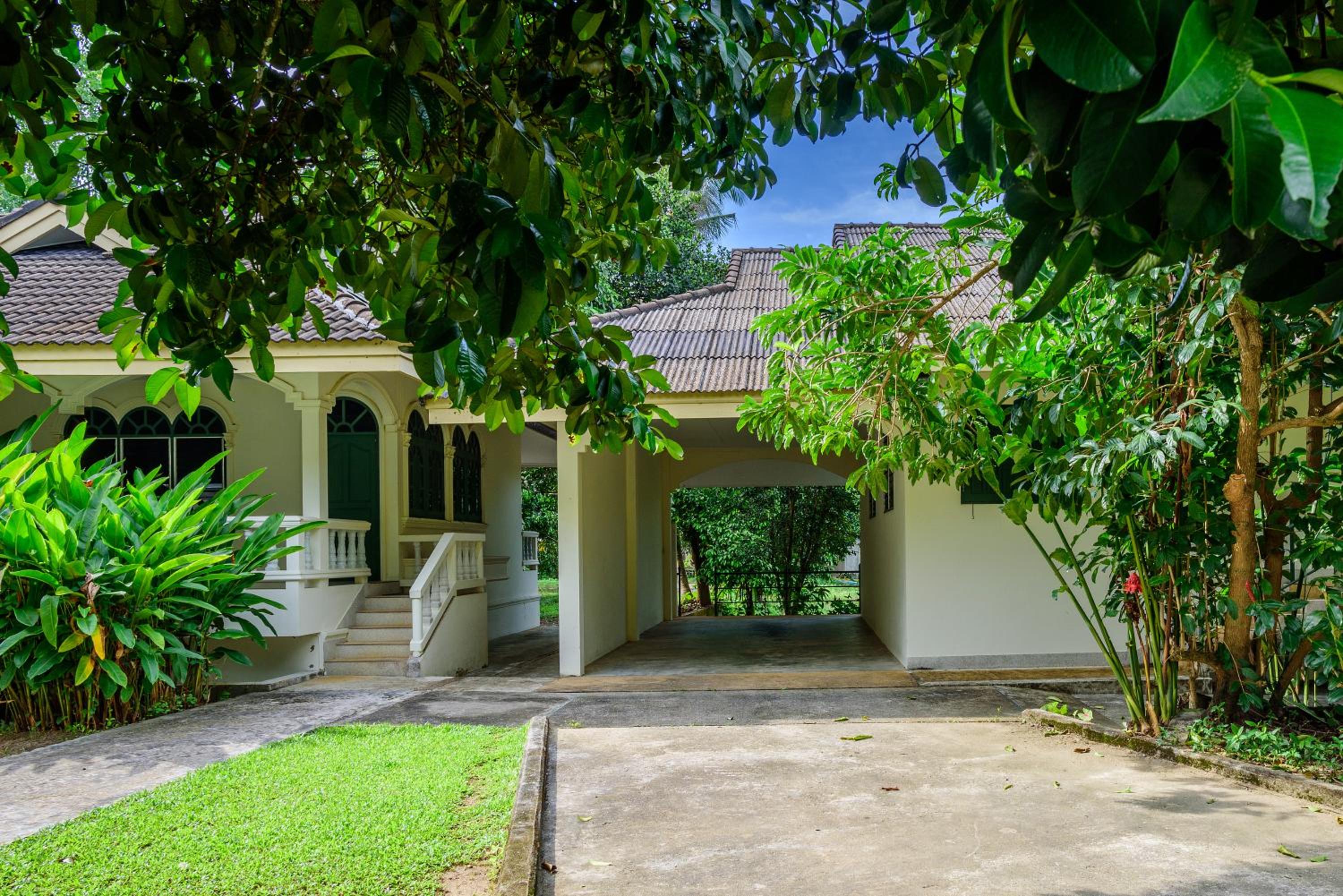 Bann Mangkud Khaolak