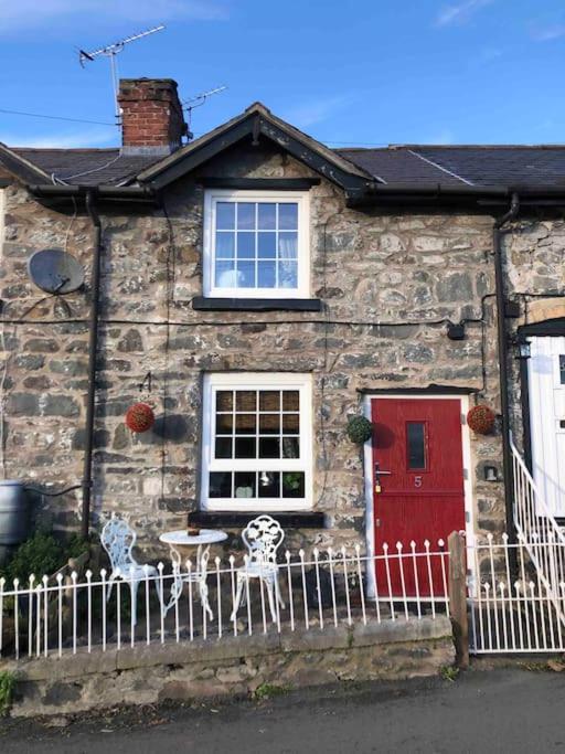 Maytree Cottage. Compact home in Mid Wales. view 2