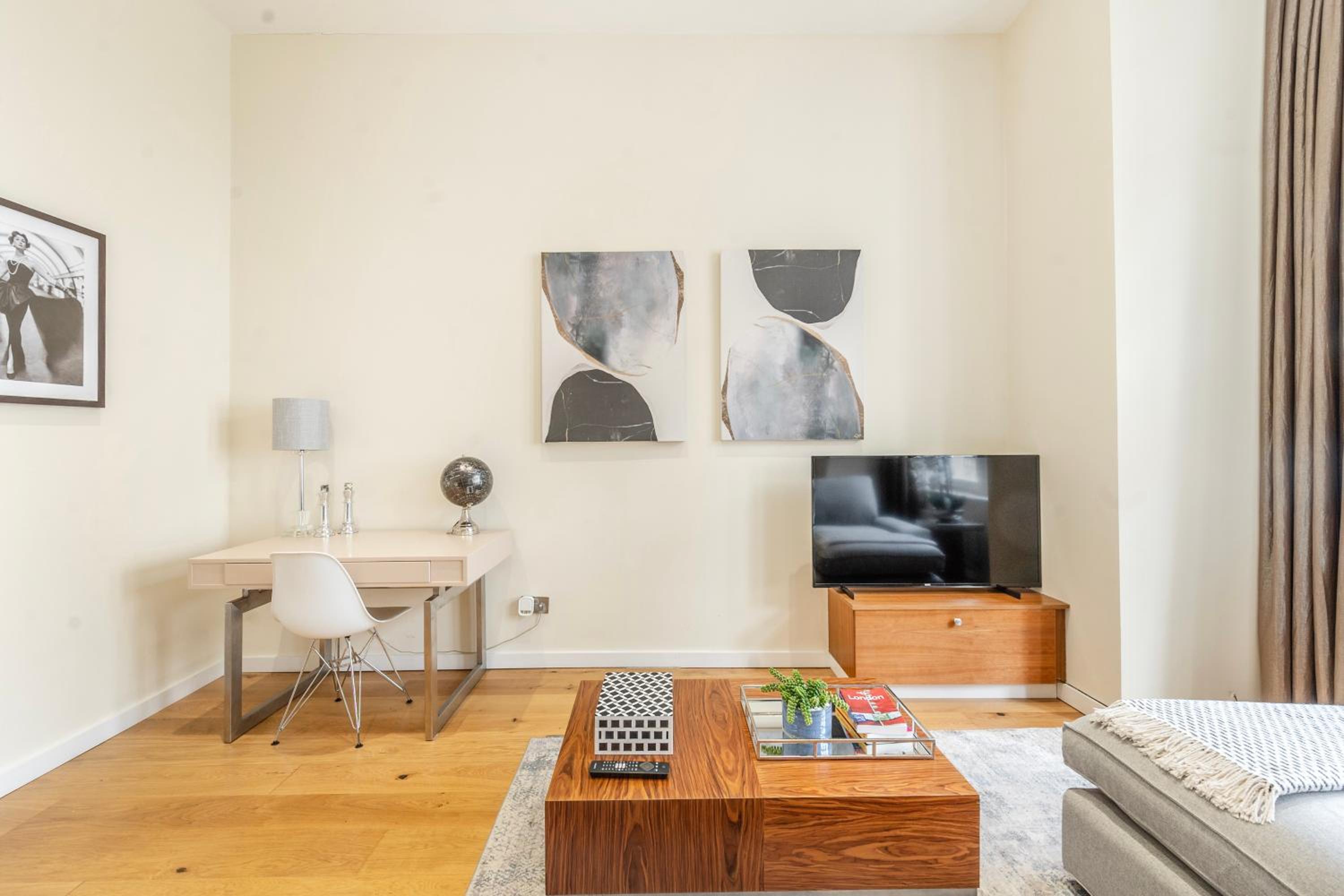 Park Apartments near Portobello Road