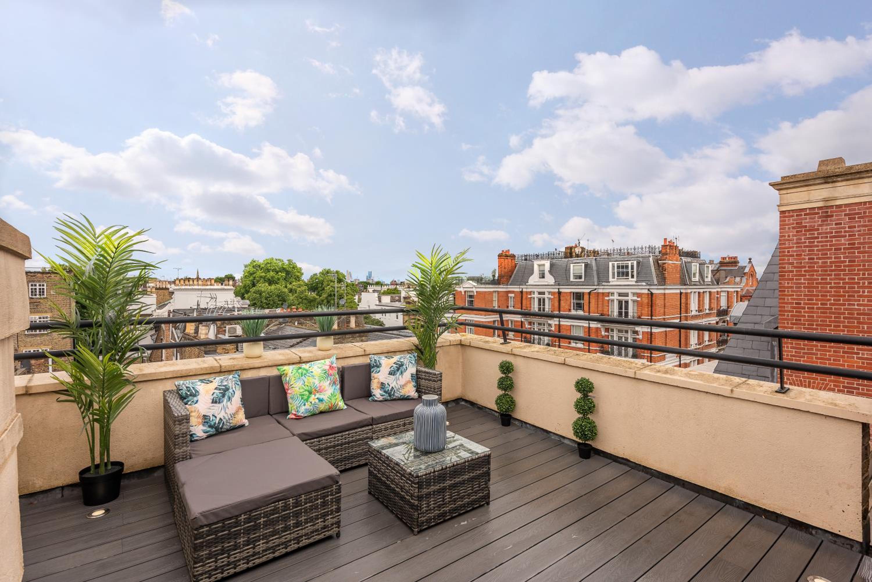 Park Apartments near Portobello Road