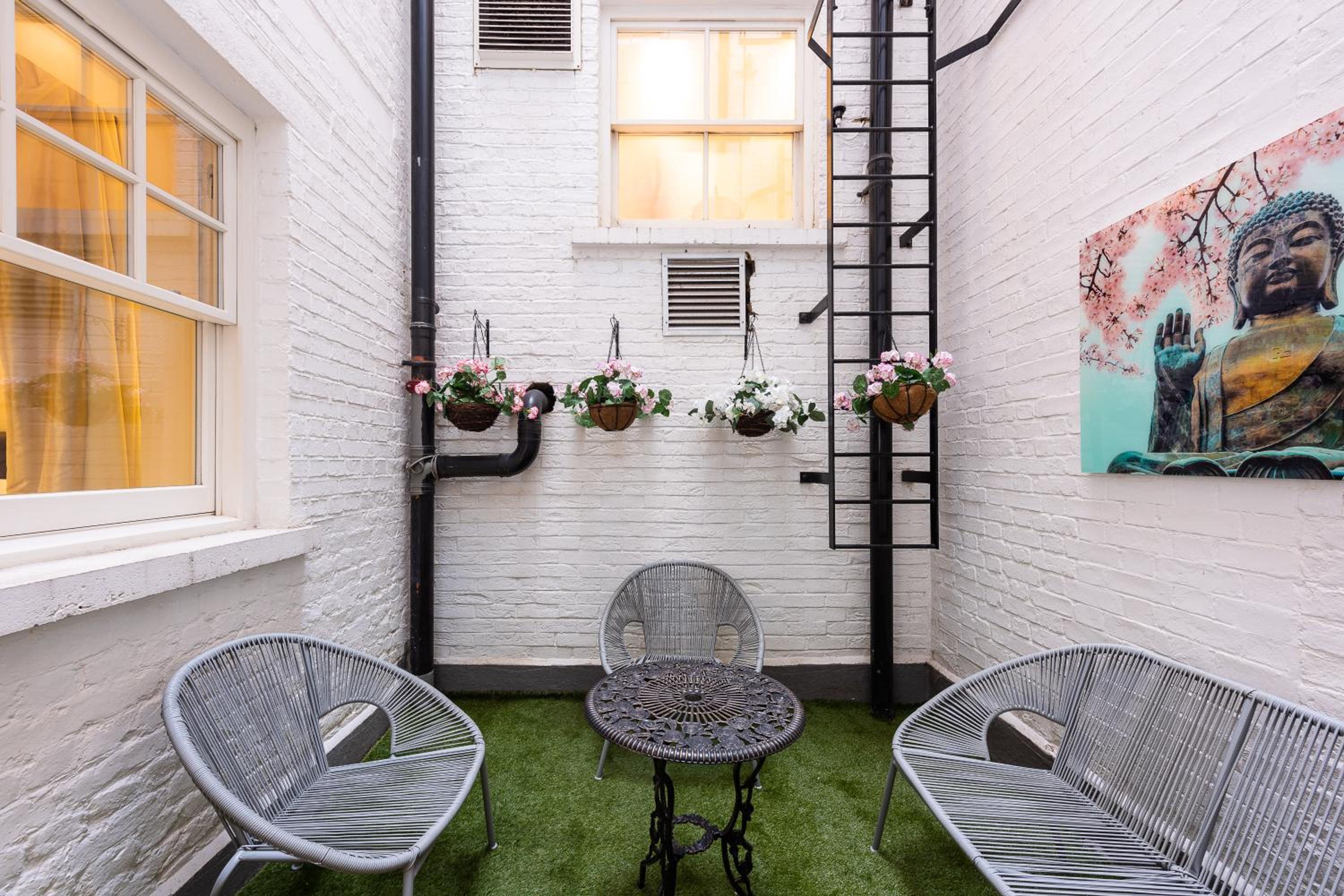 Park Apartments near Portobello Road