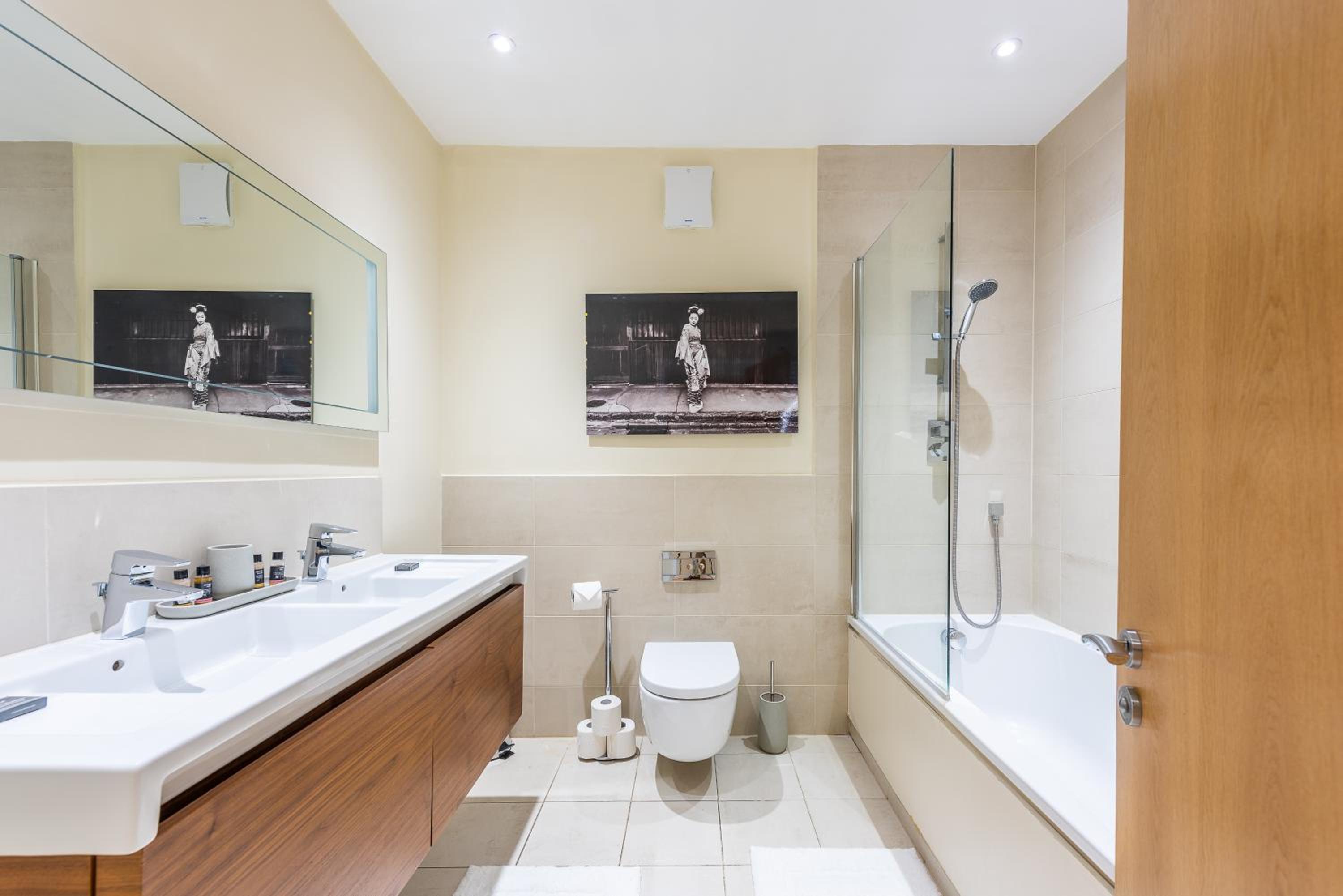 Park Apartments near Portobello Road