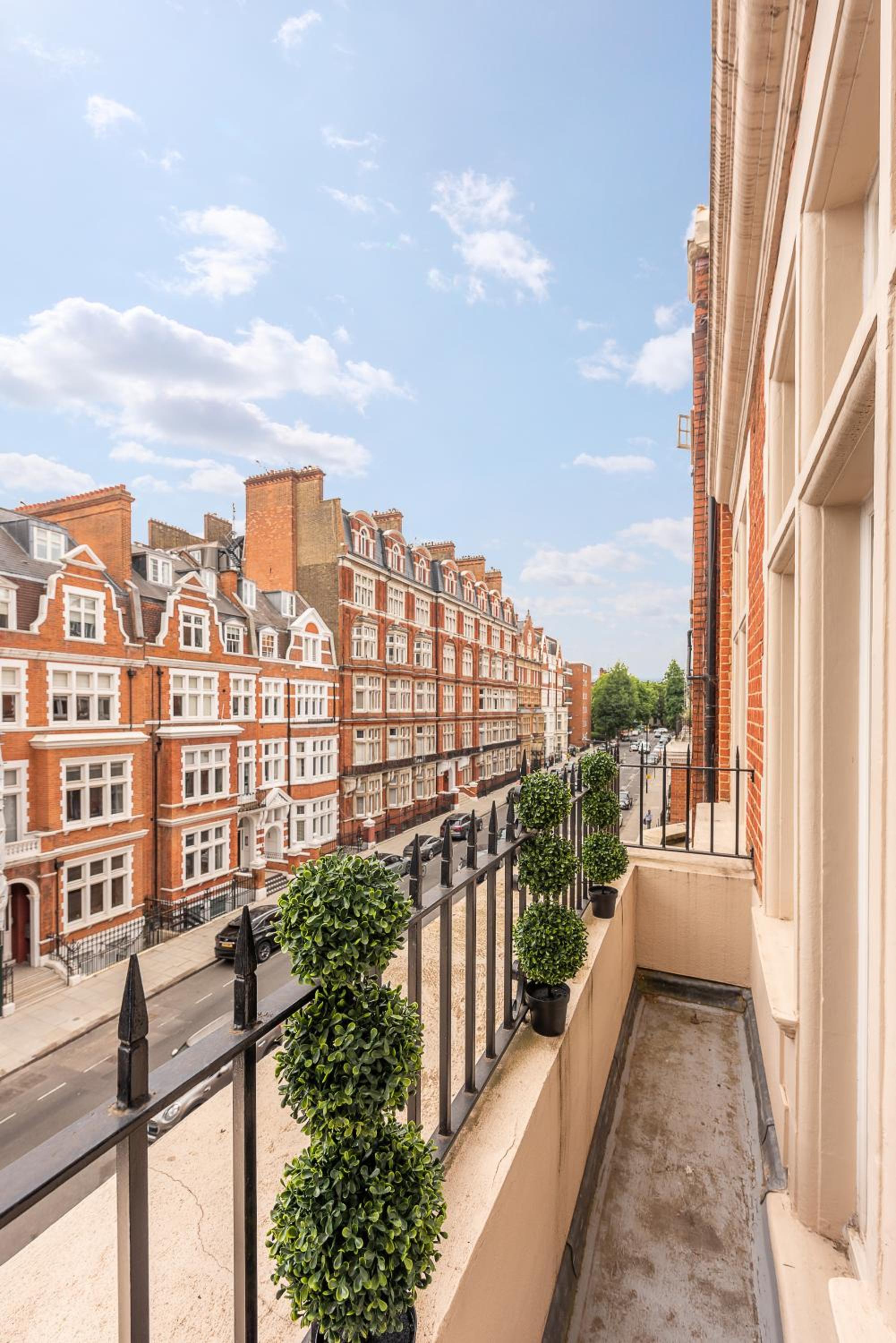 Park Apartments near Portobello Road