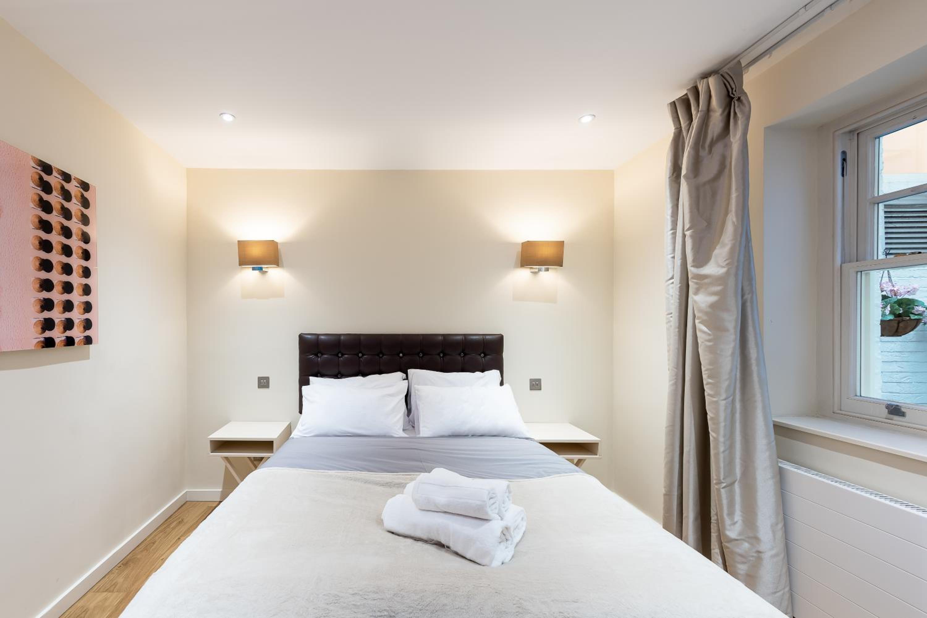 Park Apartments near Portobello Road