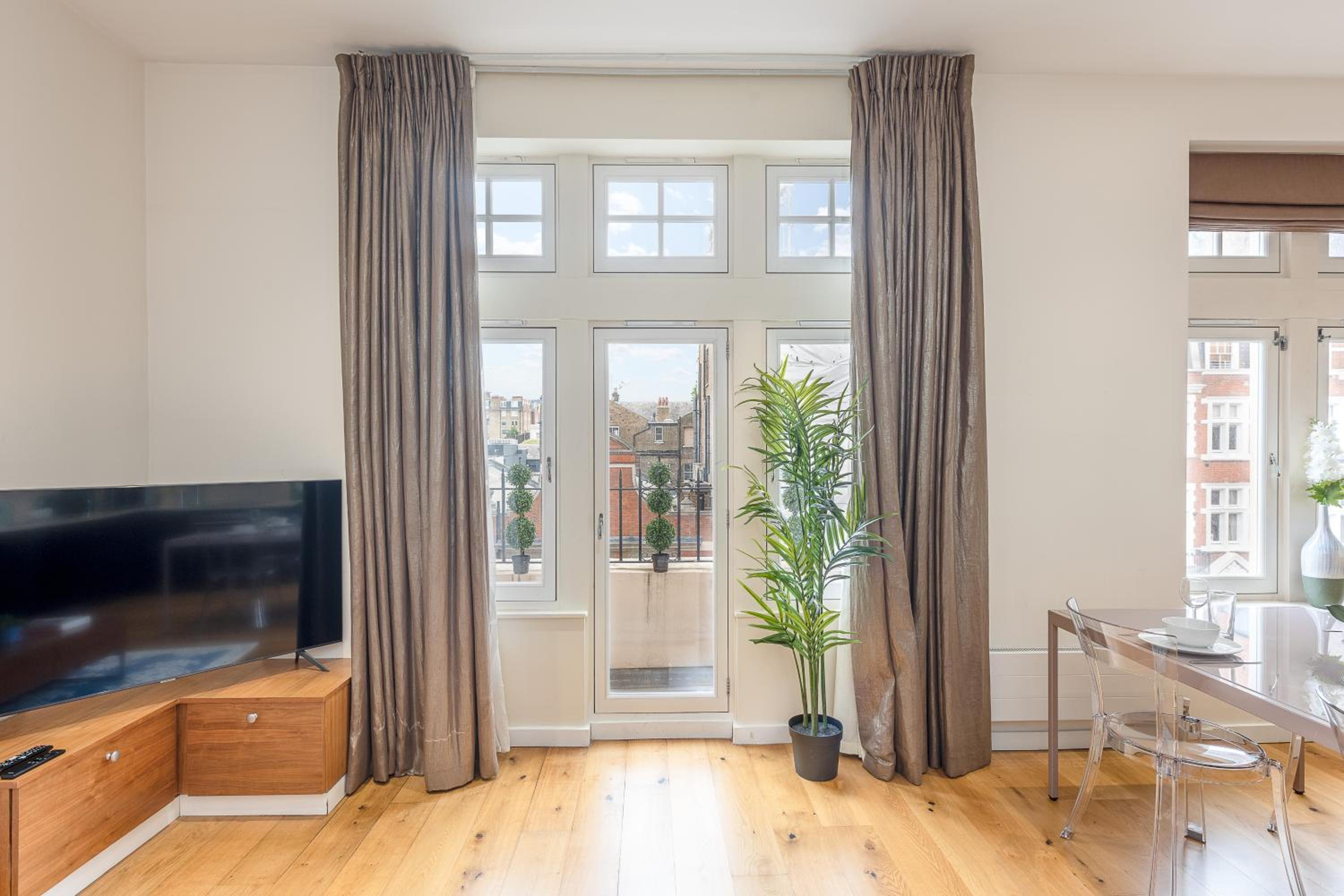 Park Apartments near Portobello Road
