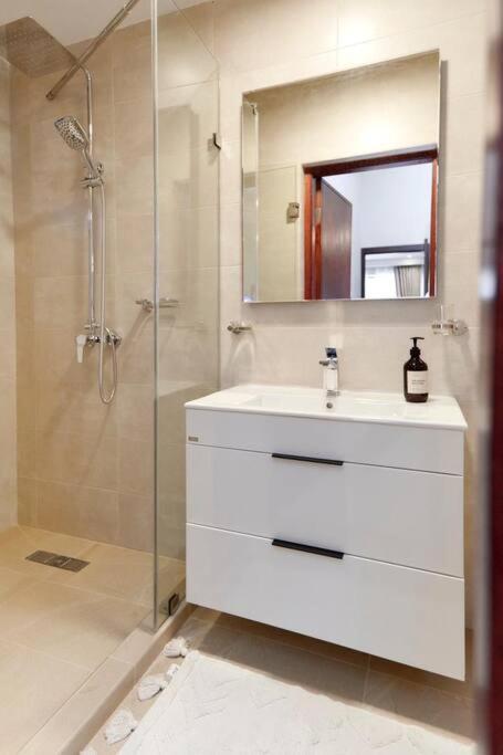 Luxury Apartment in Osu view 4