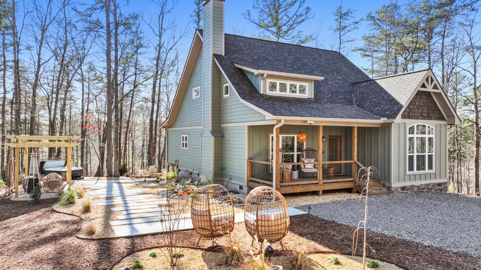 Mystic Grove Luxury Mountain Hideaway view 3