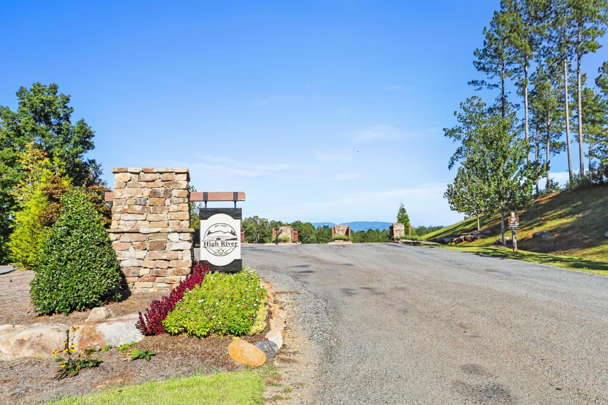 Mystic Grove Luxury Mountain Hideaway view 5