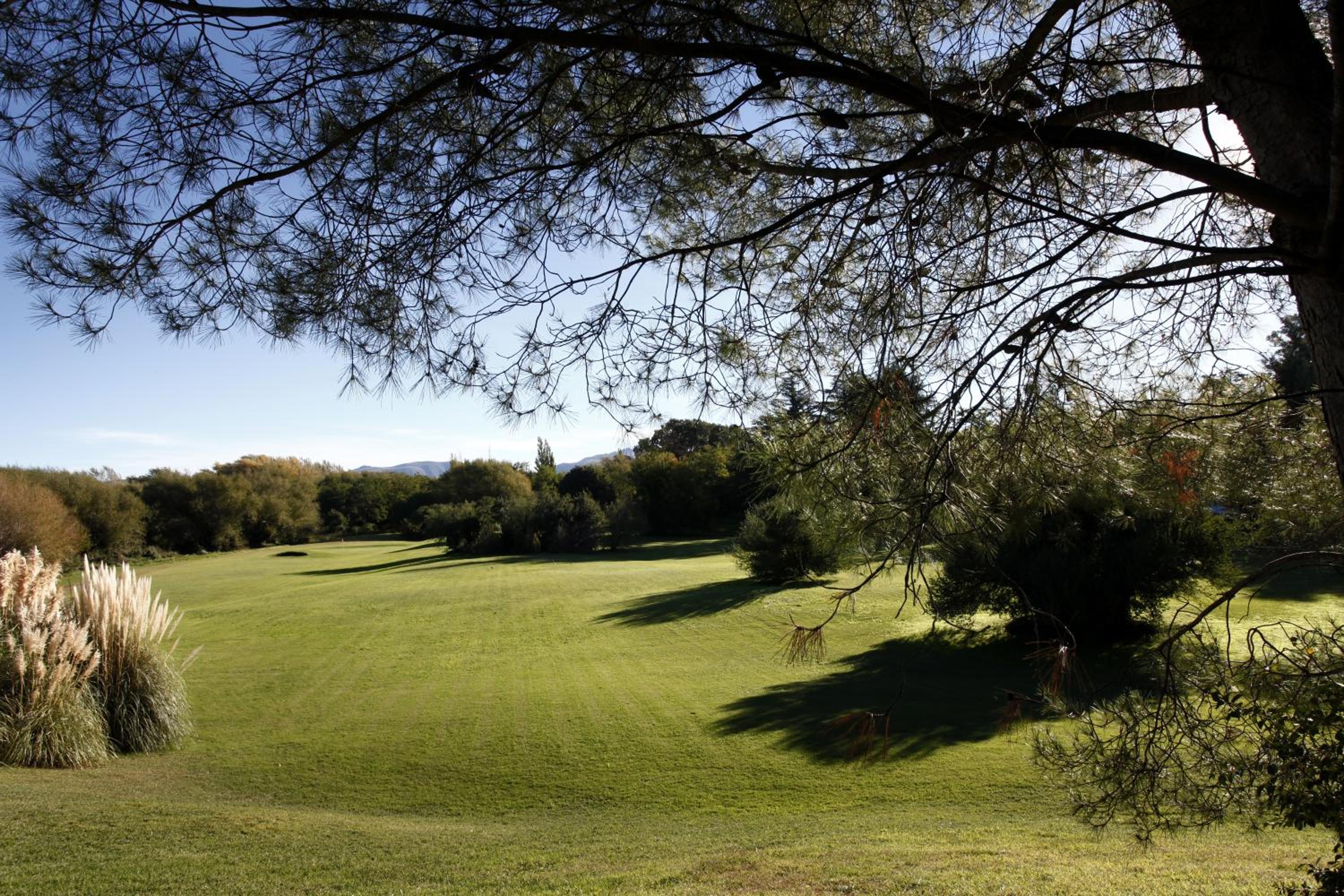 Acacias Country Club