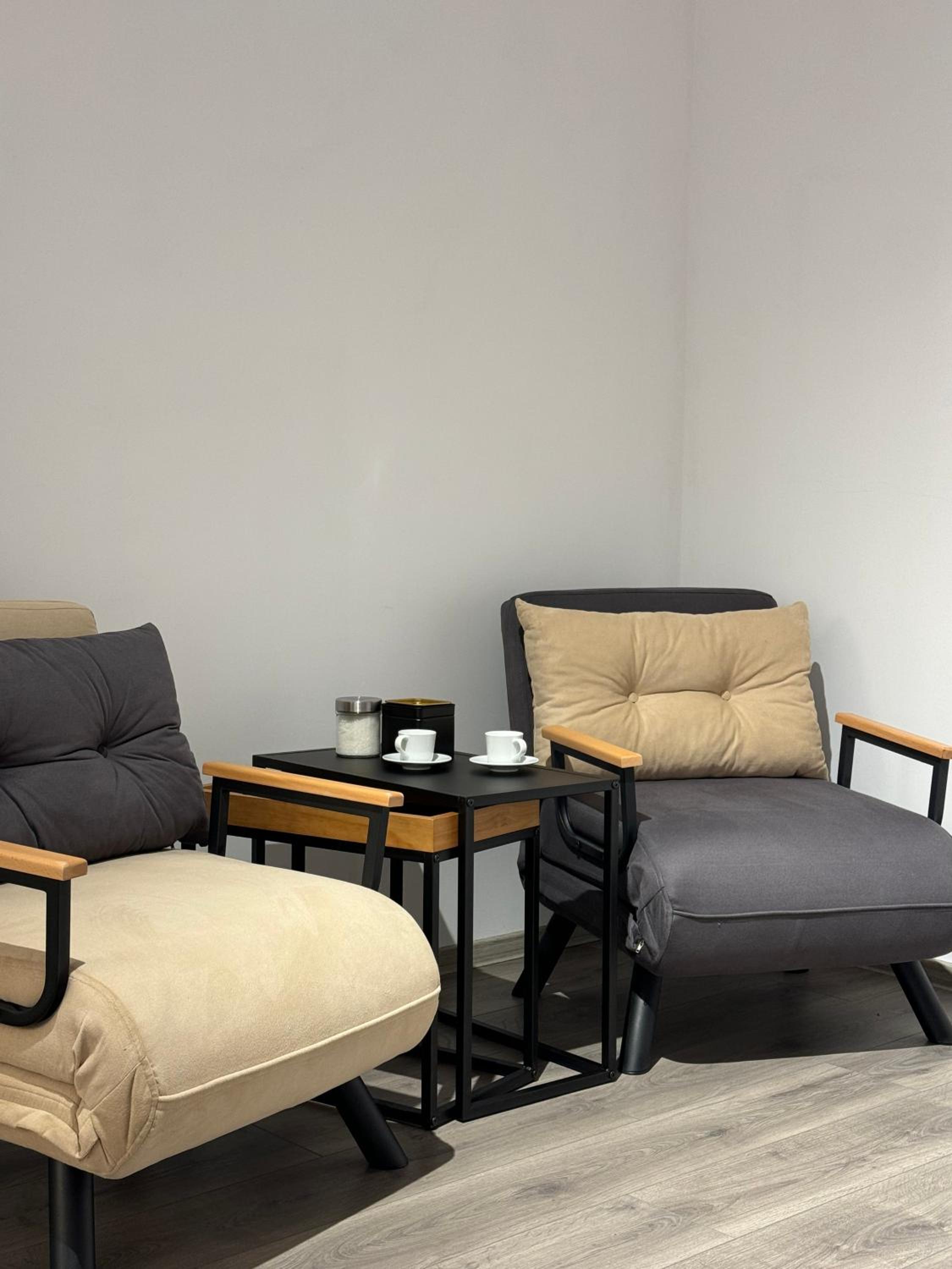 The Queen Bee - premium apartments view 2