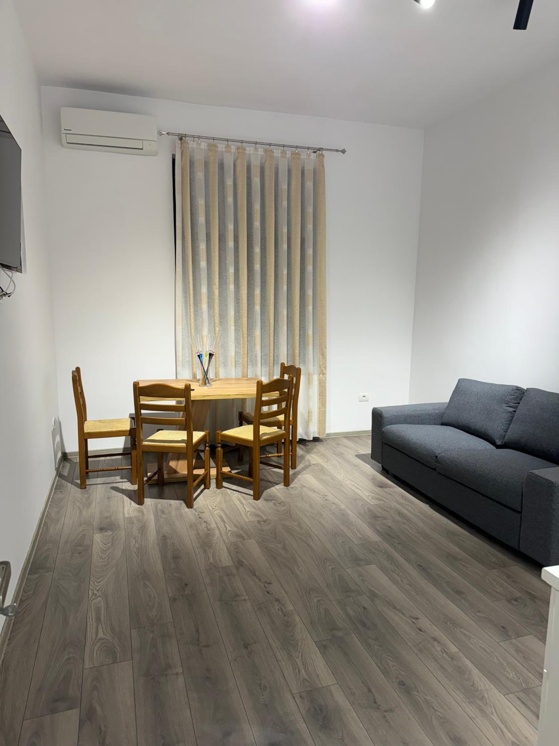 The Queen Bee - premium apartments view 4