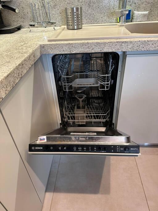 Eden Central Apartment - Modern 2BR in Tirana City Center