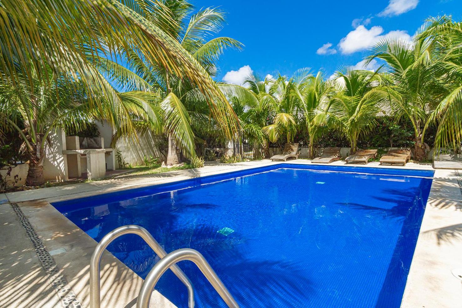 Wonderful 2 Bdrm House & Private Jacuzzi view 2