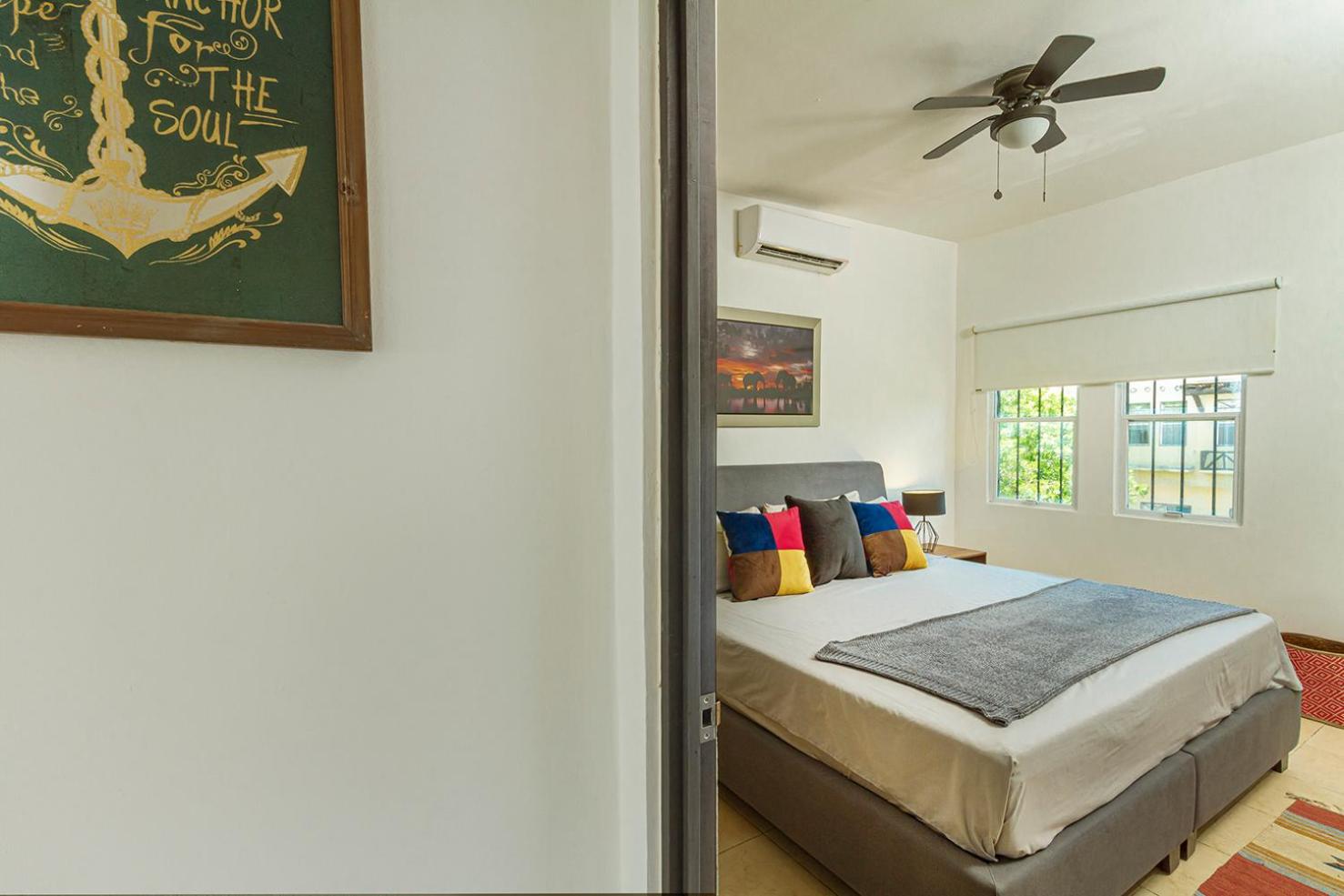 Wonderful 2 Bdrm House & Private Jacuzzi view 4