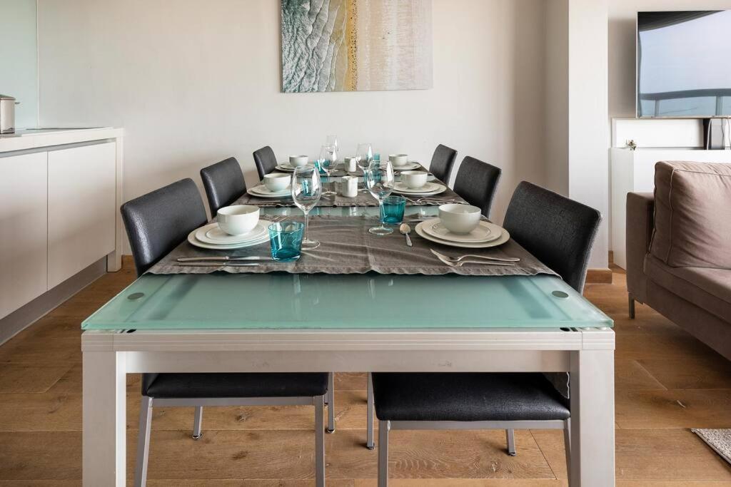 Seafront apartment Duinbergen