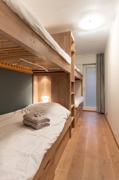 Seafront apartment Duinbergen