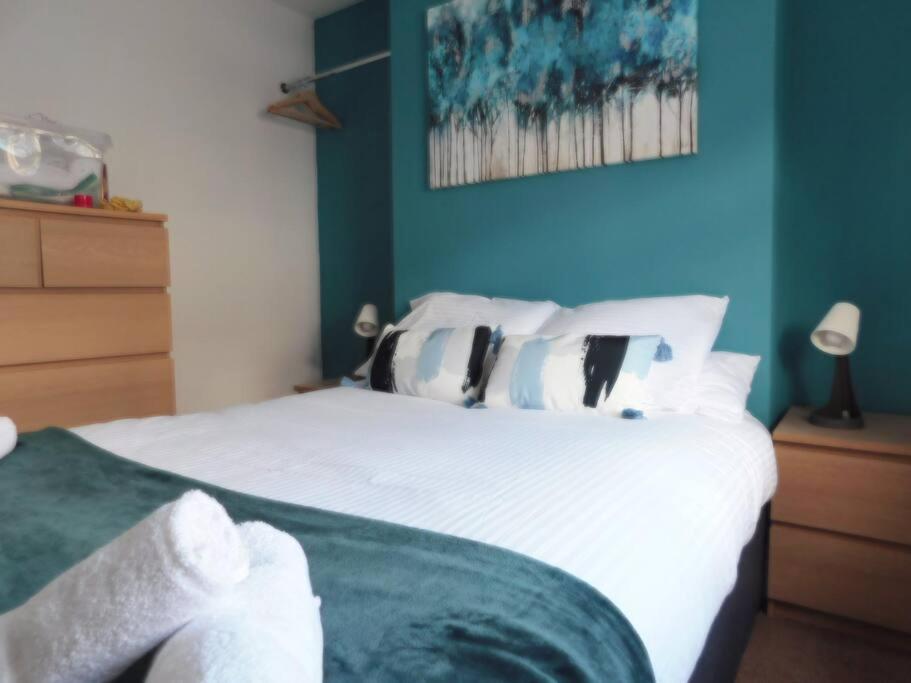 Lorne Lodge Central Swindon view 2