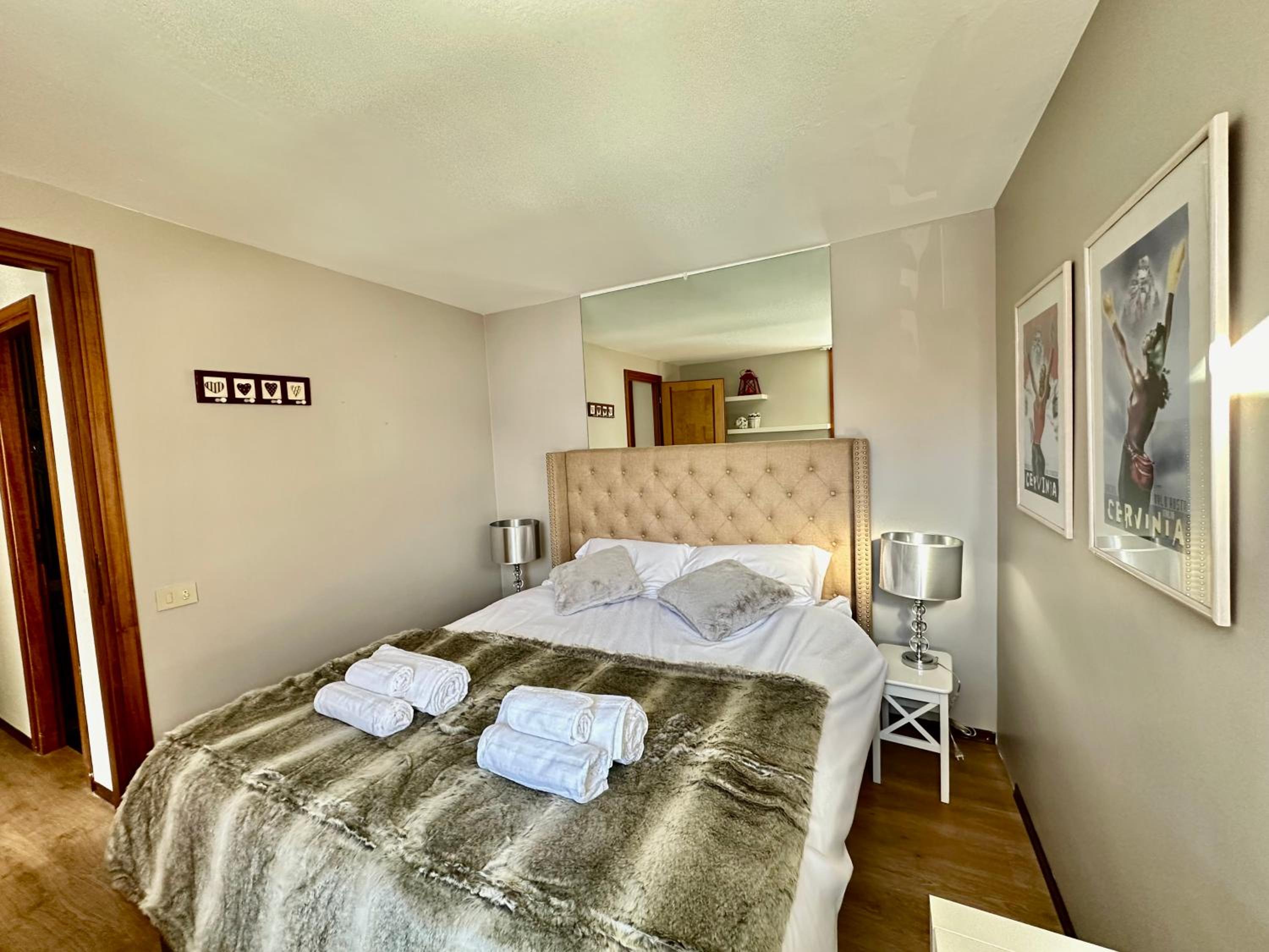 Luxury 4beds ski-in&out LARGE! view 3