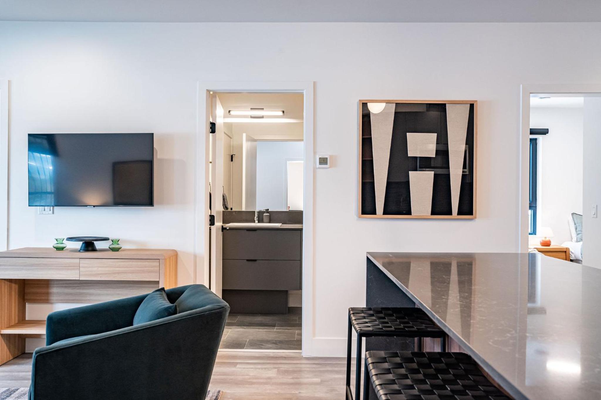 Escape to Revy - Beautifully Designed Condo