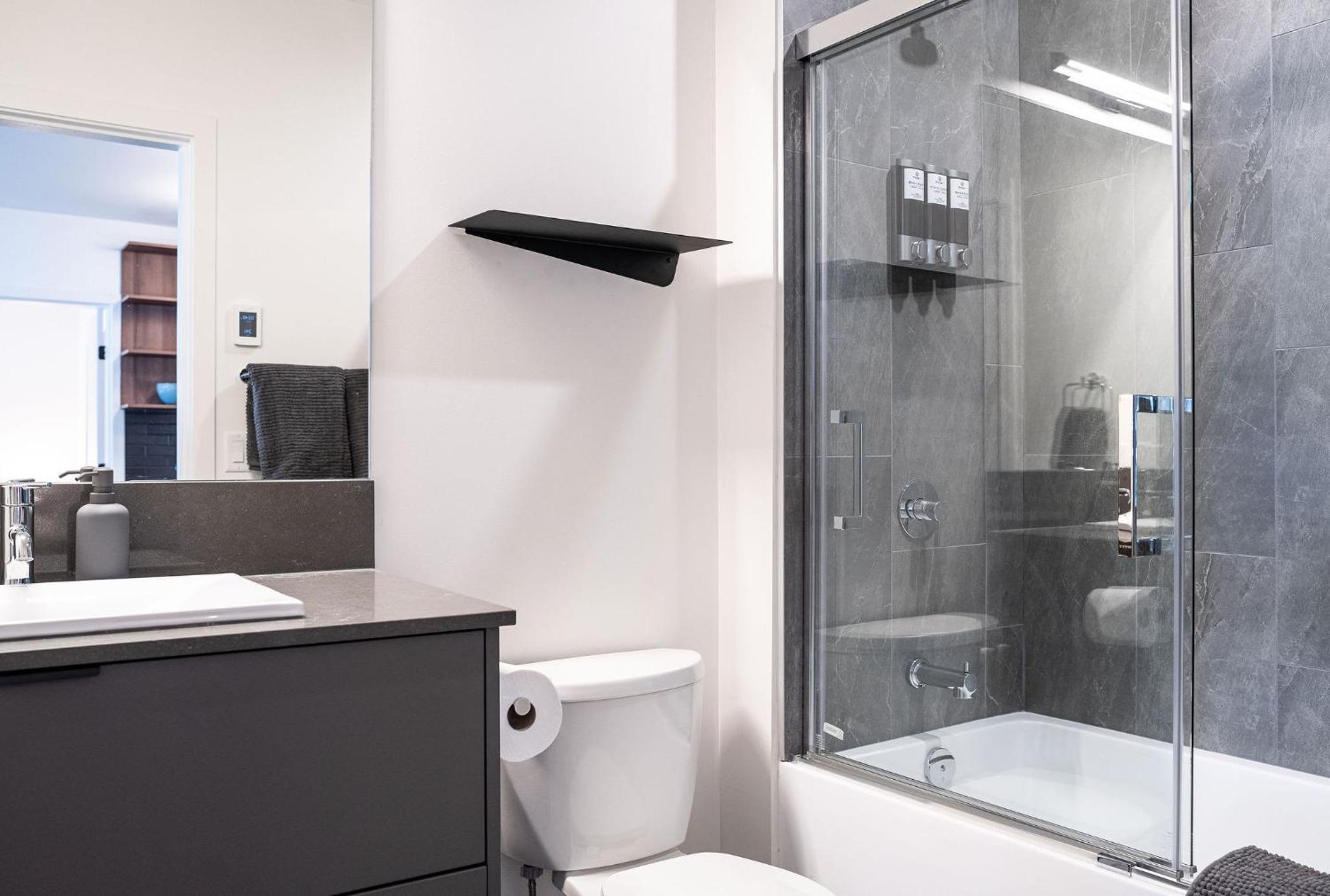 Escape to Revy - Beautifully Designed Condo