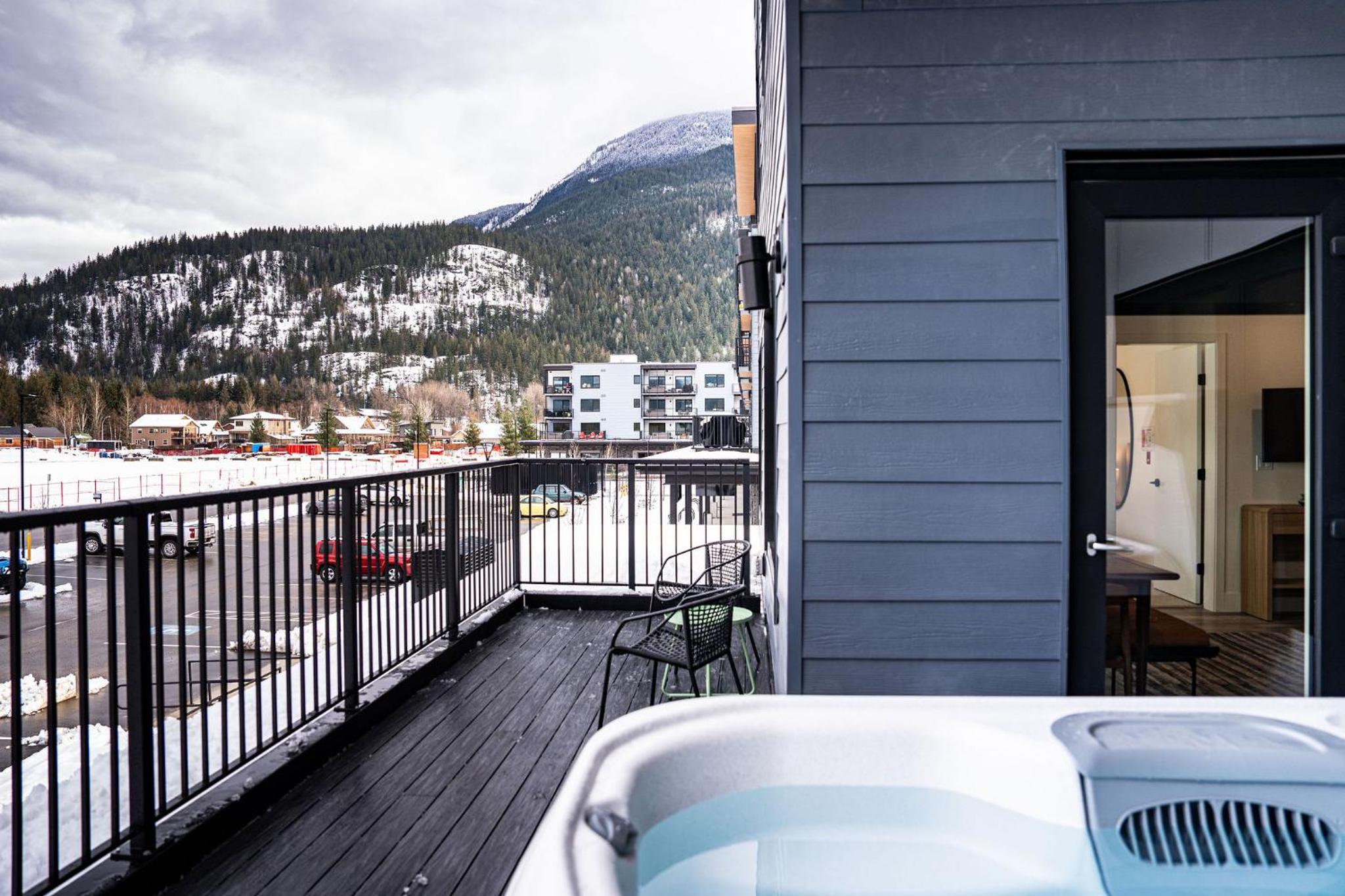 Escape to Revy - Beautifully Designed Condo
