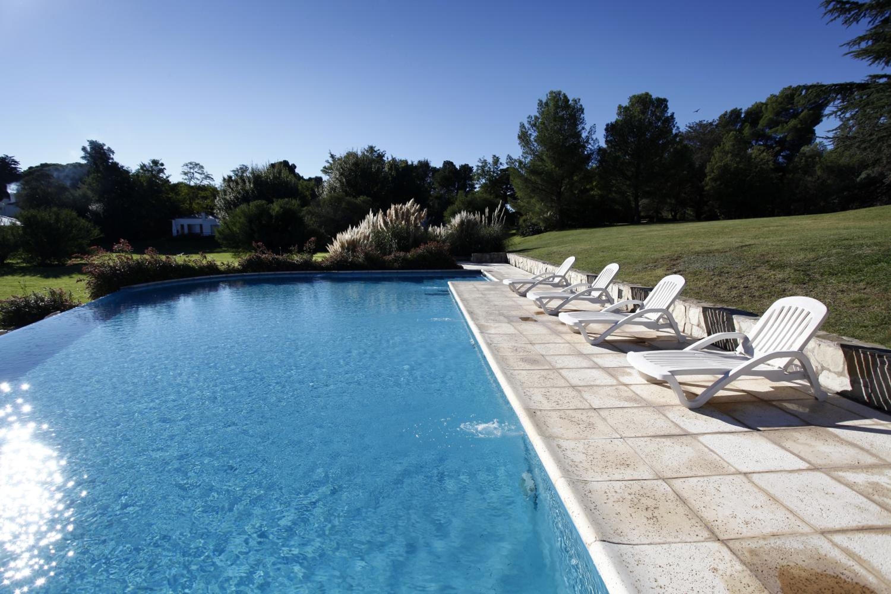 Acacias Country Club